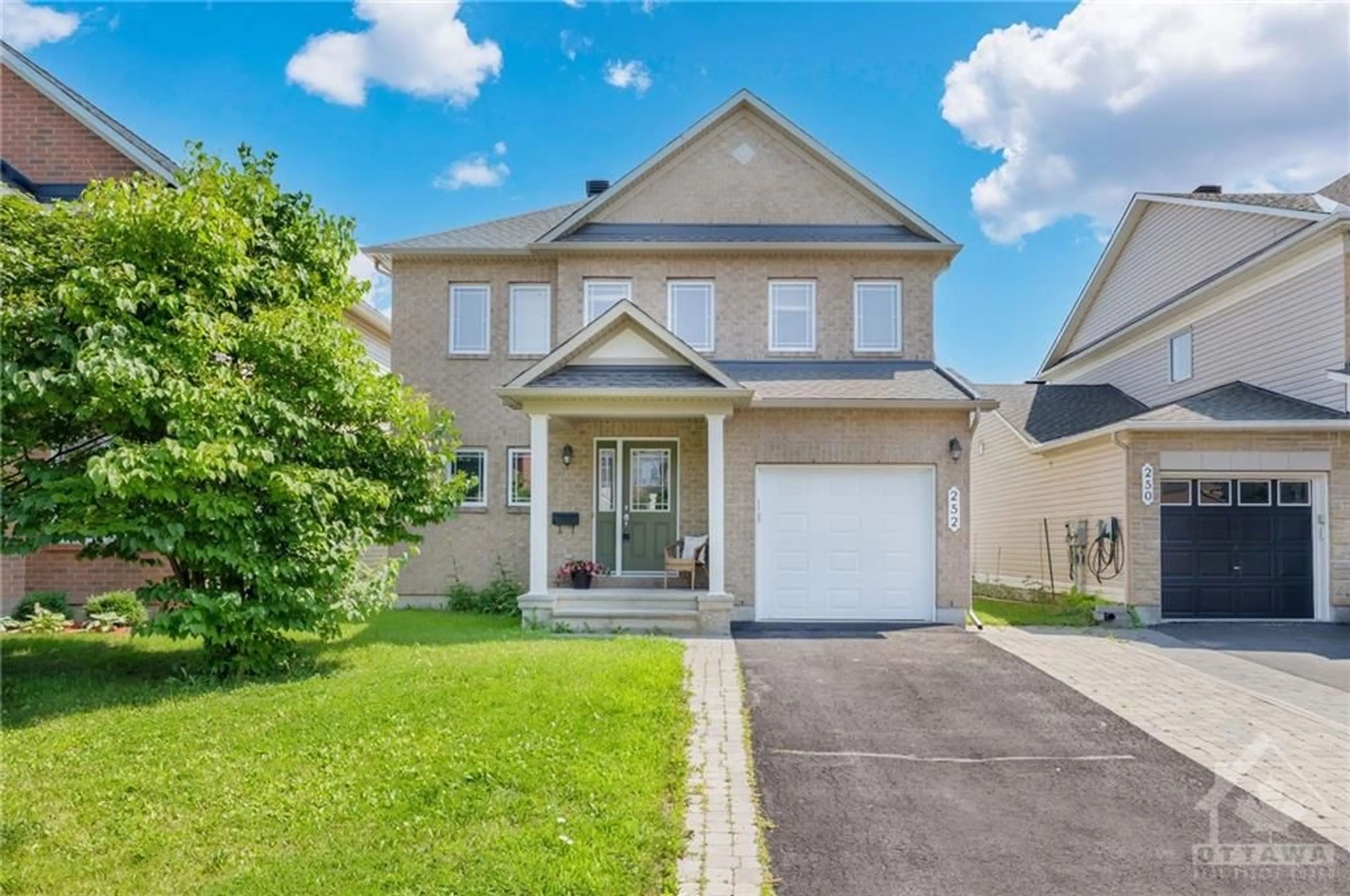 Frontside or backside of a home for 252 MONACO Pl, Ottawa Ontario K4A 0G8