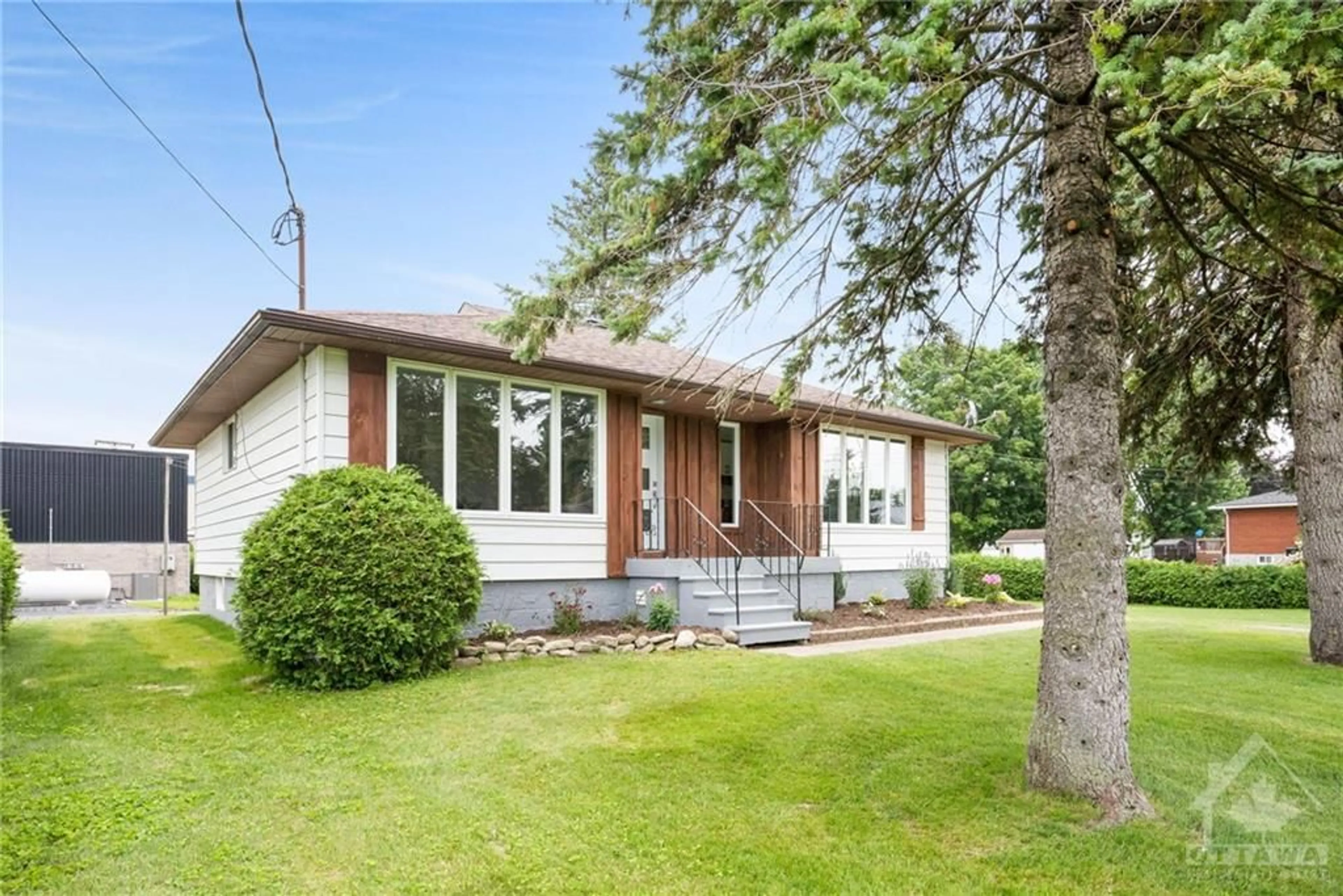 Frontside or backside of a home, cottage for 12 LAMOUREUX St, St Isidore Ontario K0C 2B0