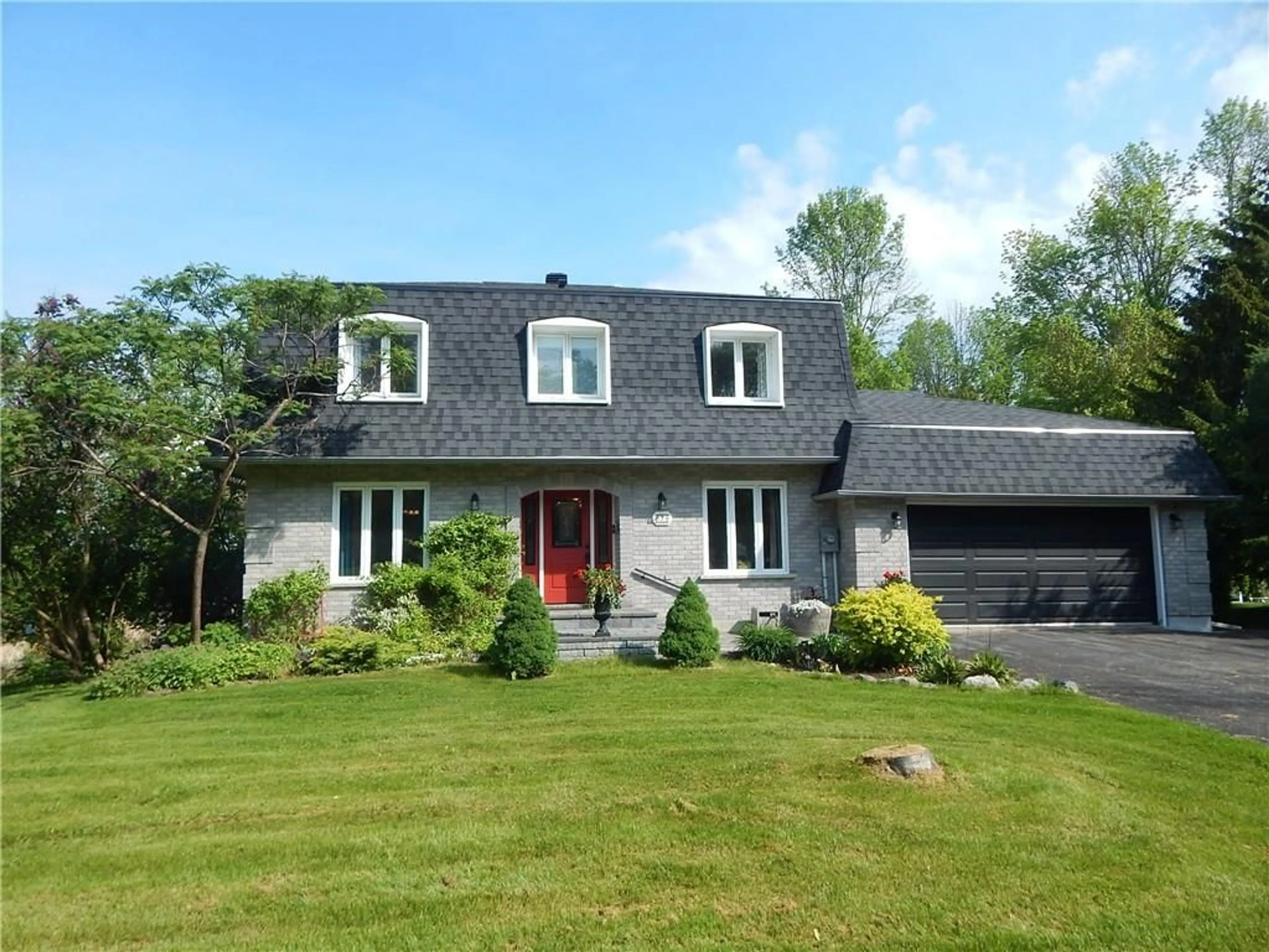 Frontside or backside of a home for 7 LOYALIST Cres, Ingleside Ontario K0C 1M0