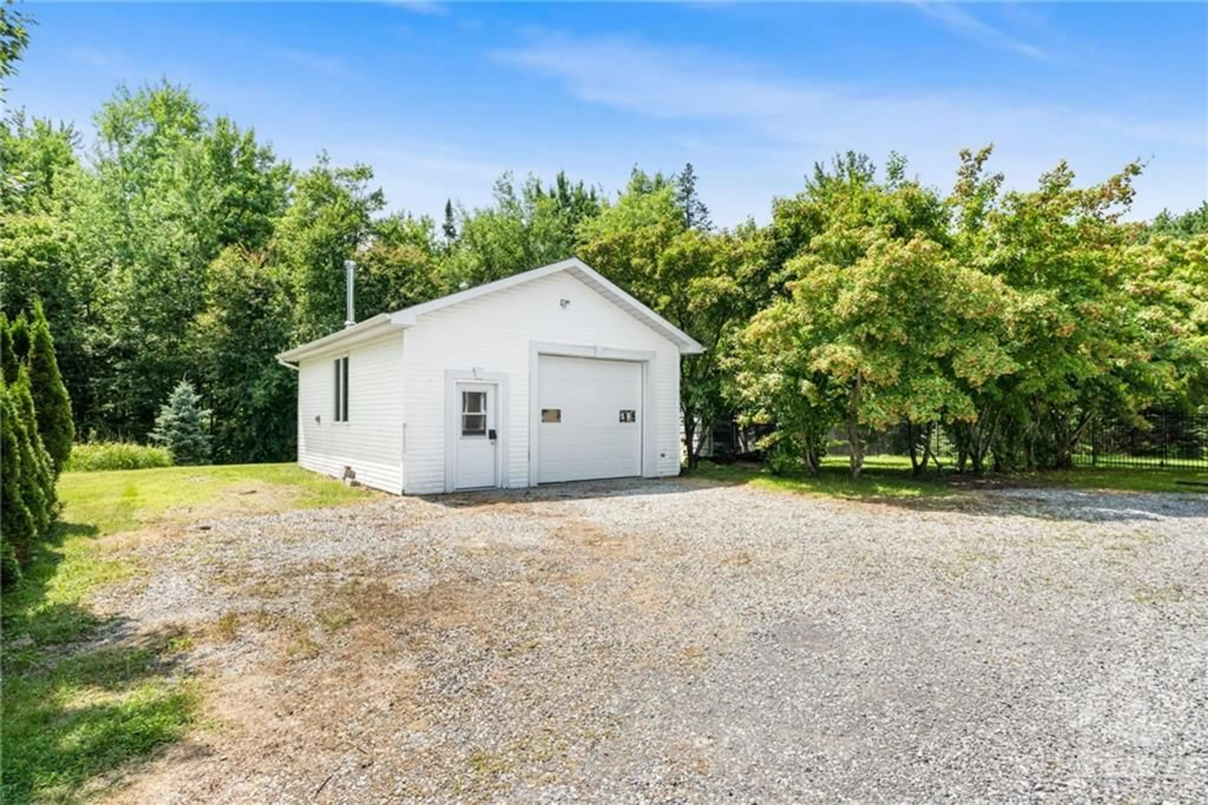 Cottage for 1834 SARRAZIN St, Plantagenet Ontario K0B 1L0