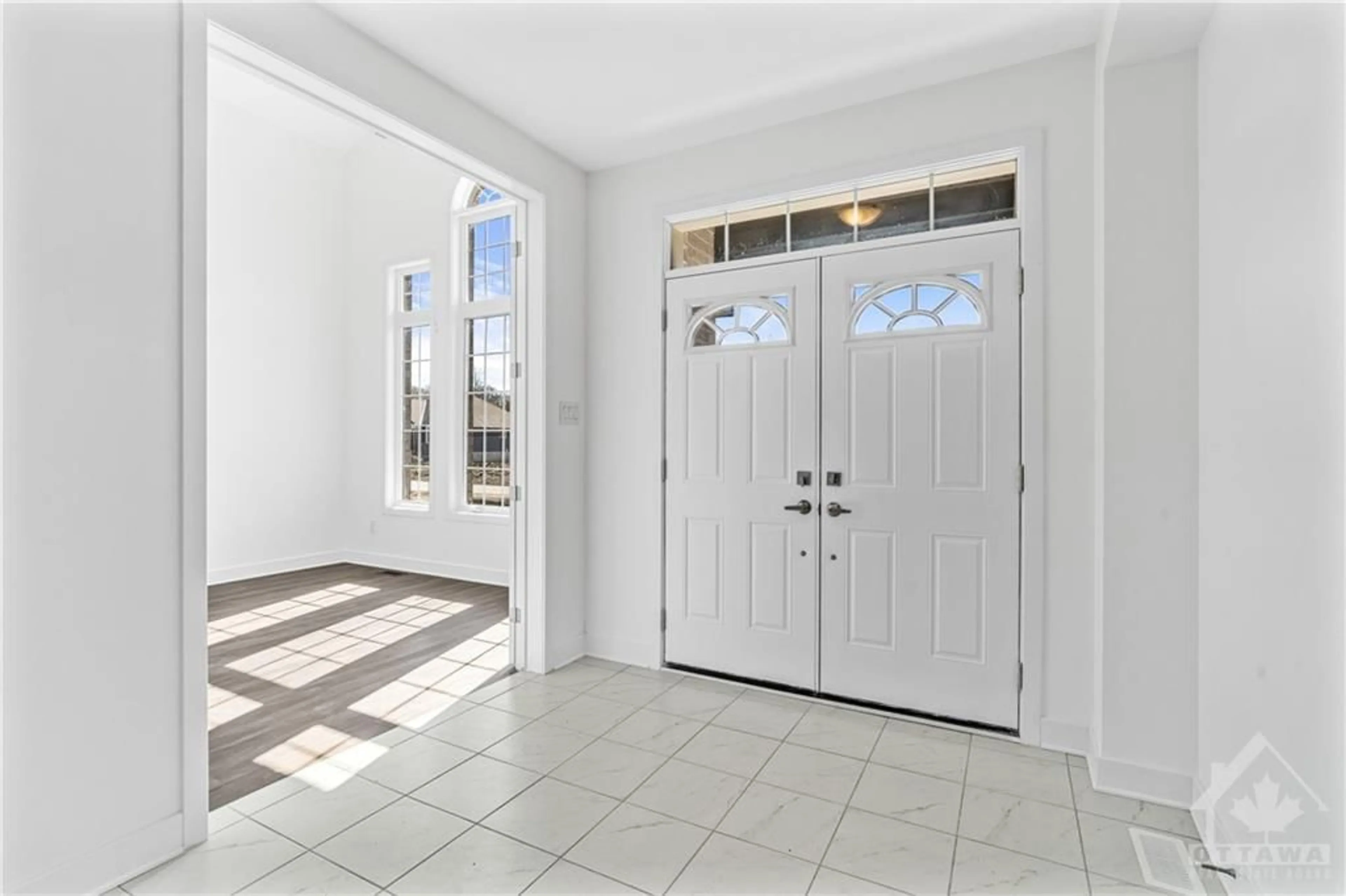 Indoor entryway for 347 ANTLER Crt, Almonte Ontario K0A 1A0