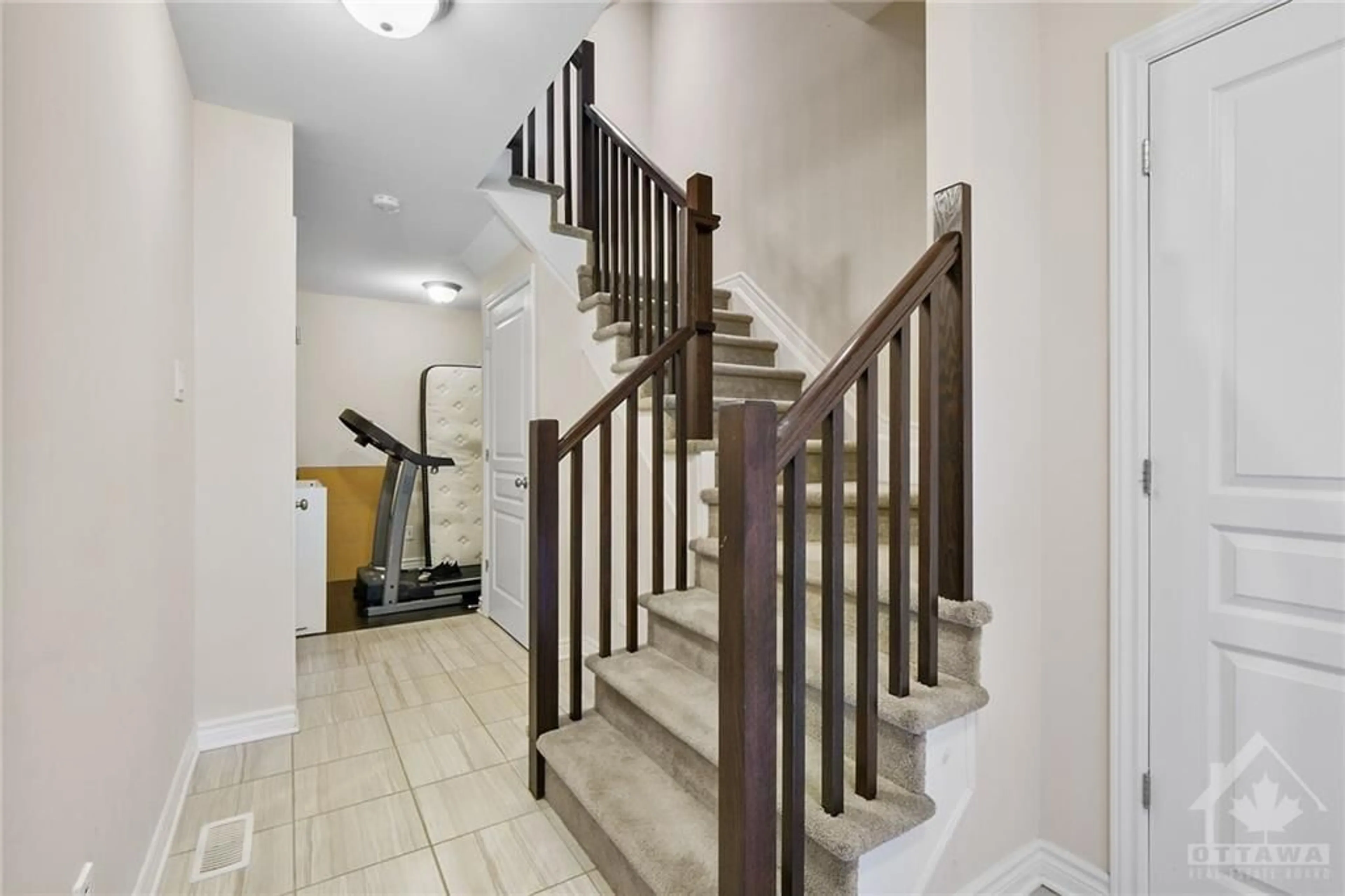 Stairs for 22 STOCKHOLM Pvt, Ottawa Ontario K4M 0G9