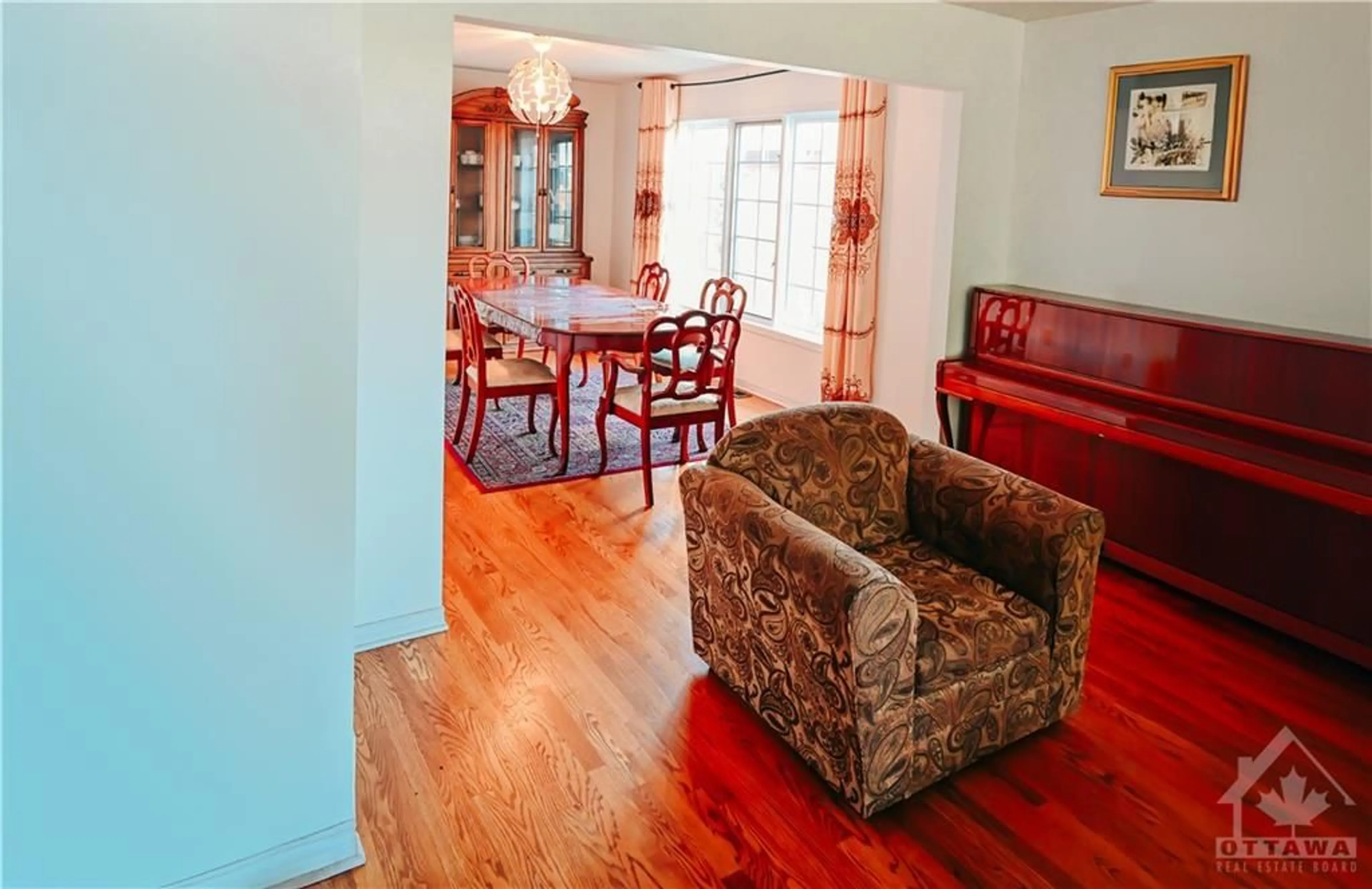 Dining room, wood floors, cottage for 1327 BROOKLINE Ave, Ottawa Ontario K1V 6S2