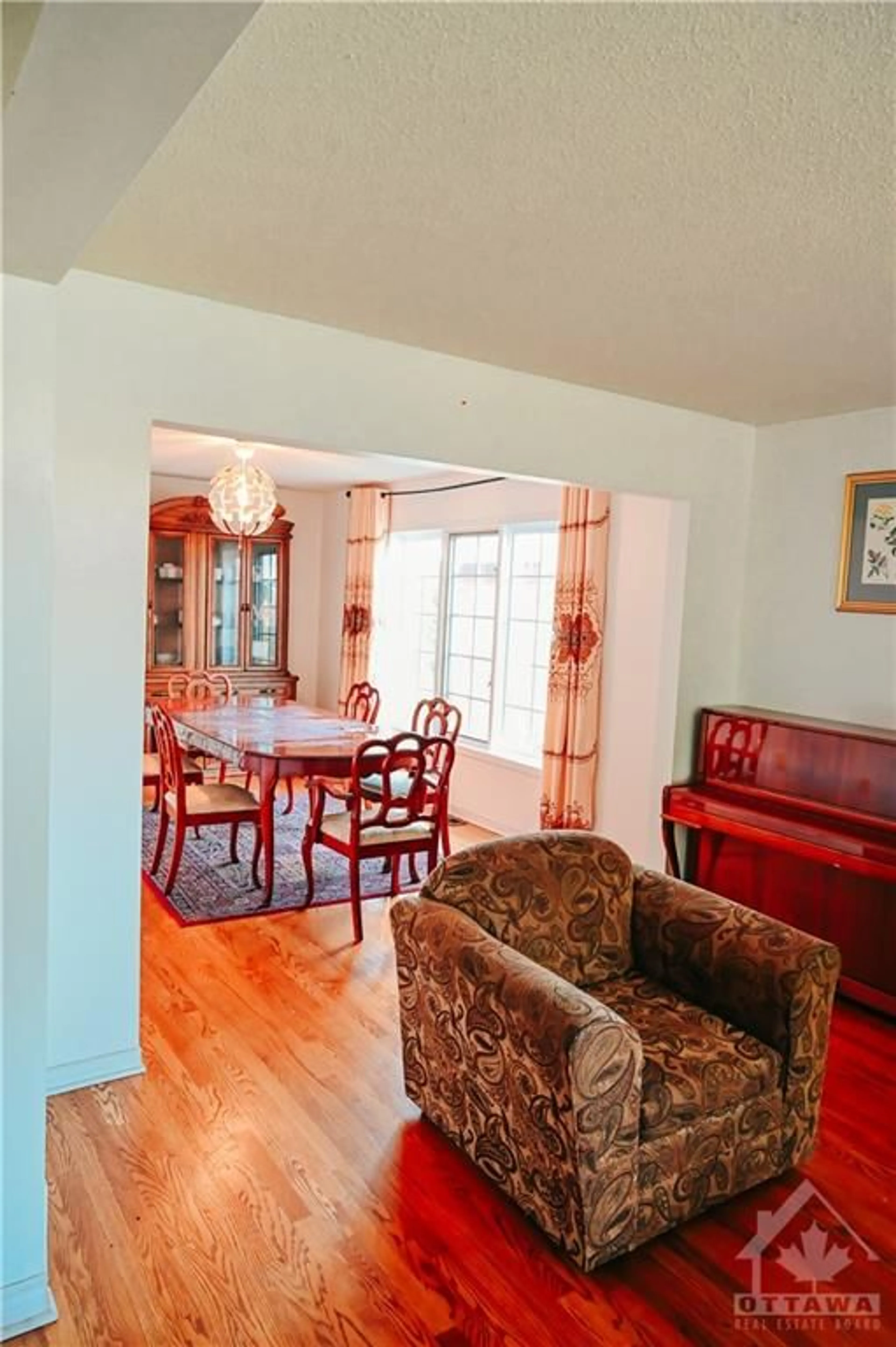 Dining room, wood floors, cottage for 1327 BROOKLINE Ave, Ottawa Ontario K1V 6S2