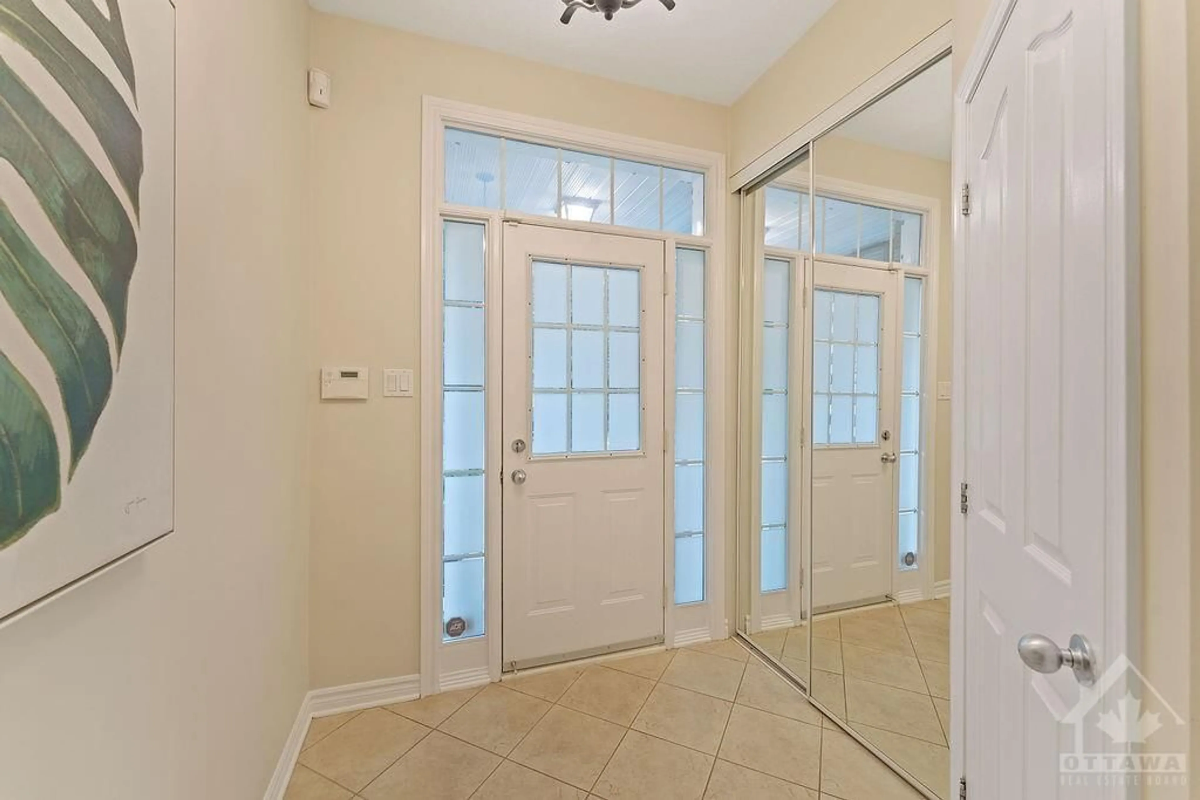 Indoor entryway for 221 SADDLESMITH Cir, Kanata Ontario K2M 2Z1