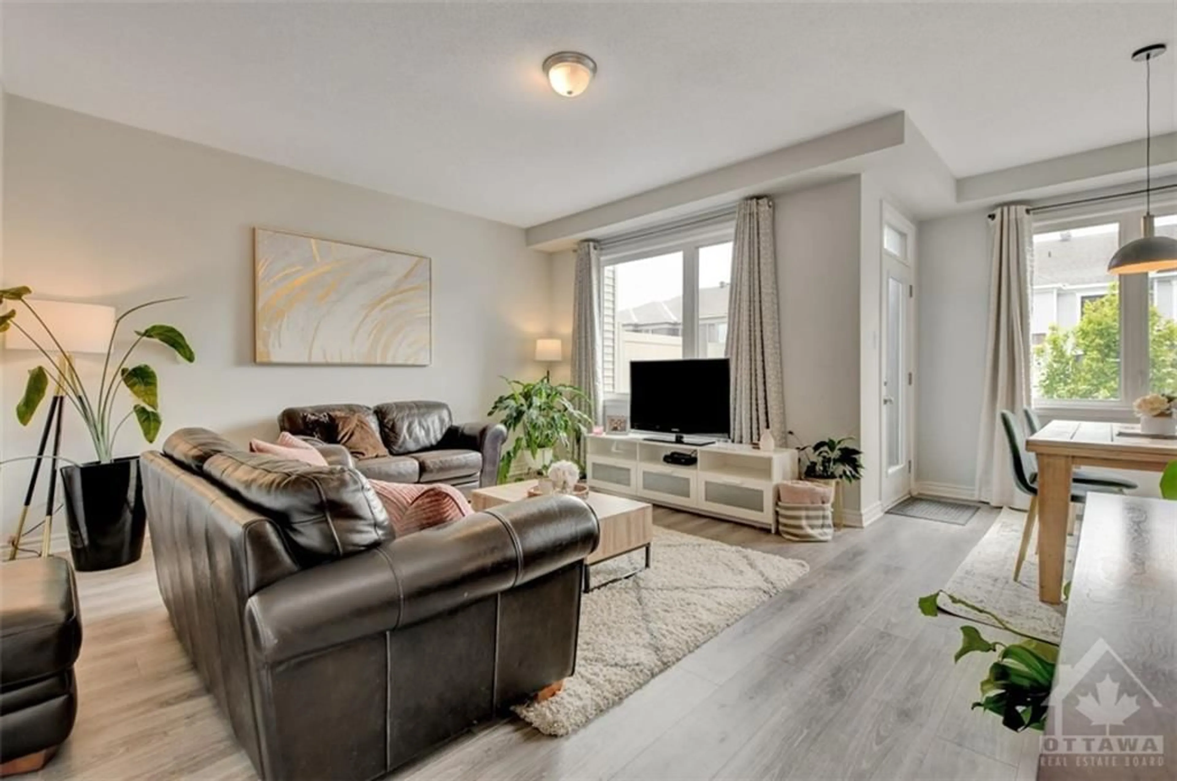 Living room for 18 CASPIAN Row, Stittsville Ontario K2V 0R2