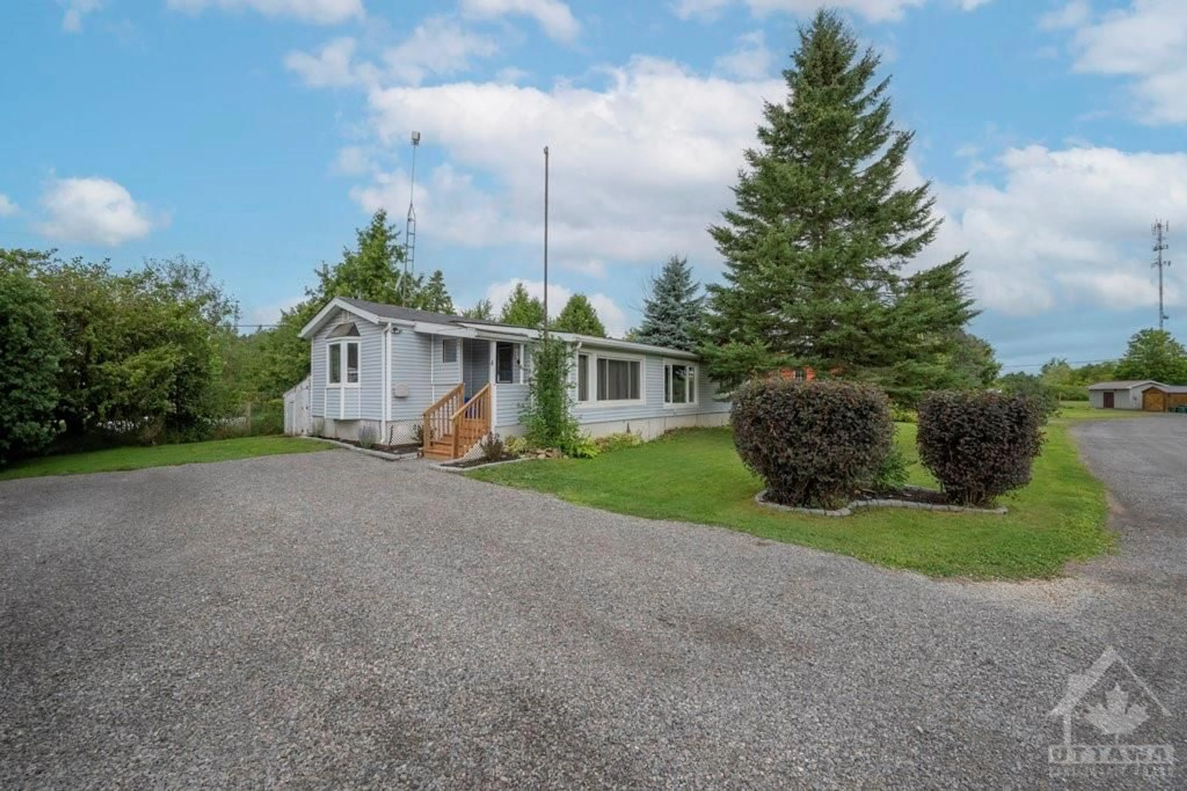 Cottage for 4 FETHERSTON Lane, Kemptville Ontario K0G 1J0