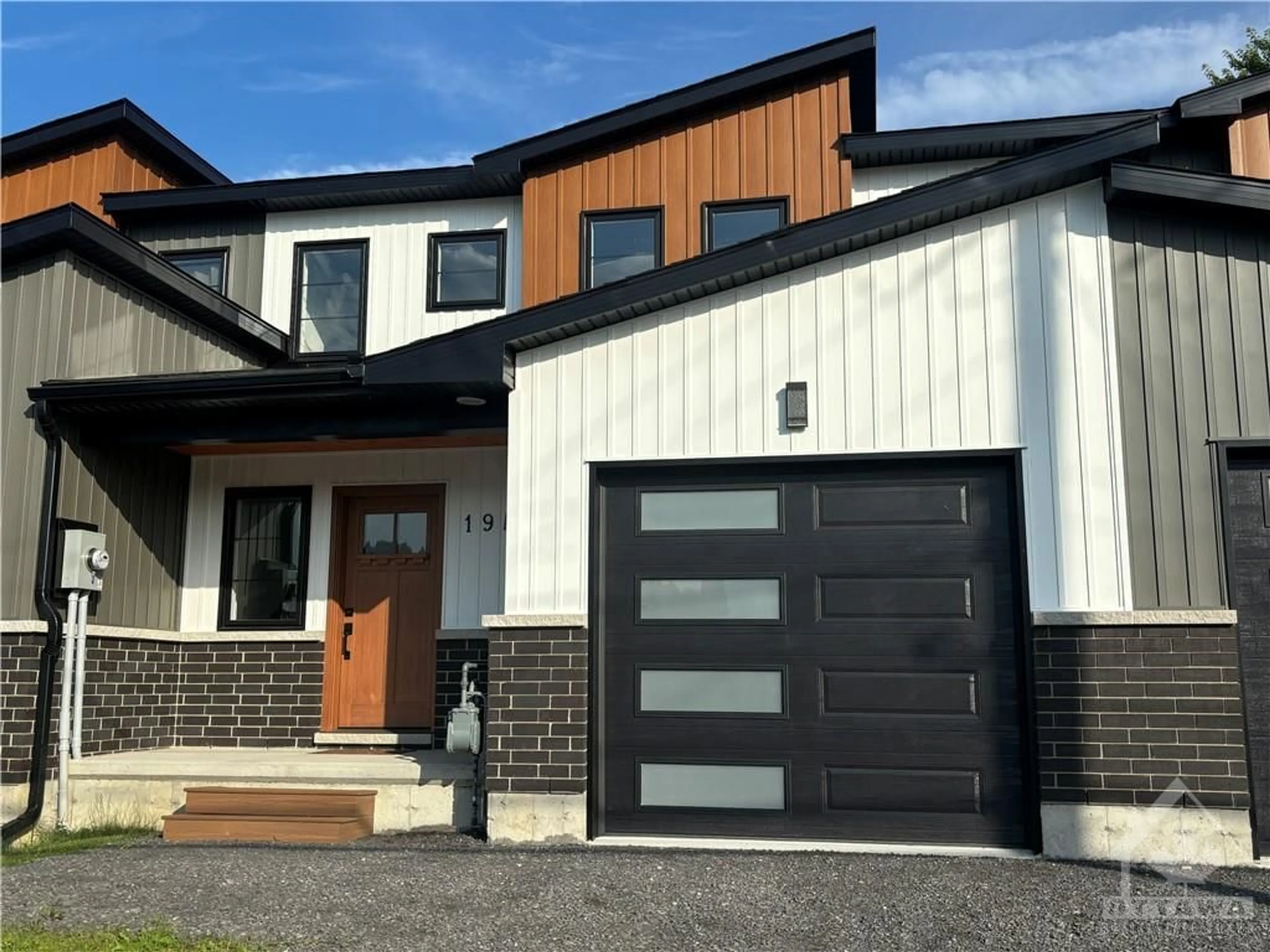 Home with brick exterior material for 19B DUNDAS St, Iroquois Ontario K0E 1K0