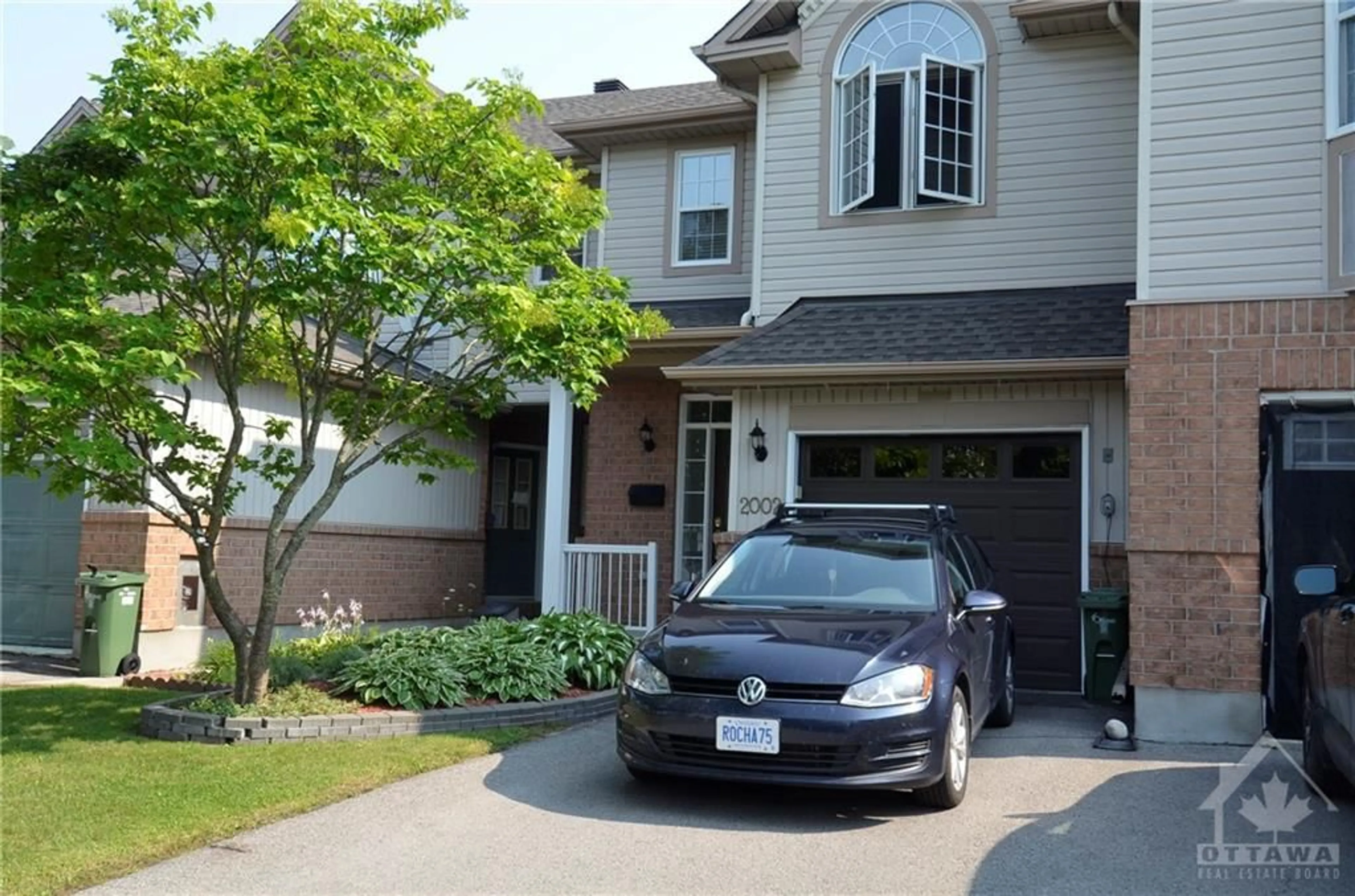 A pic from exterior of the house or condo for 2002 BREEZEWOOD St, Ottawa Ontario K4A 4S6