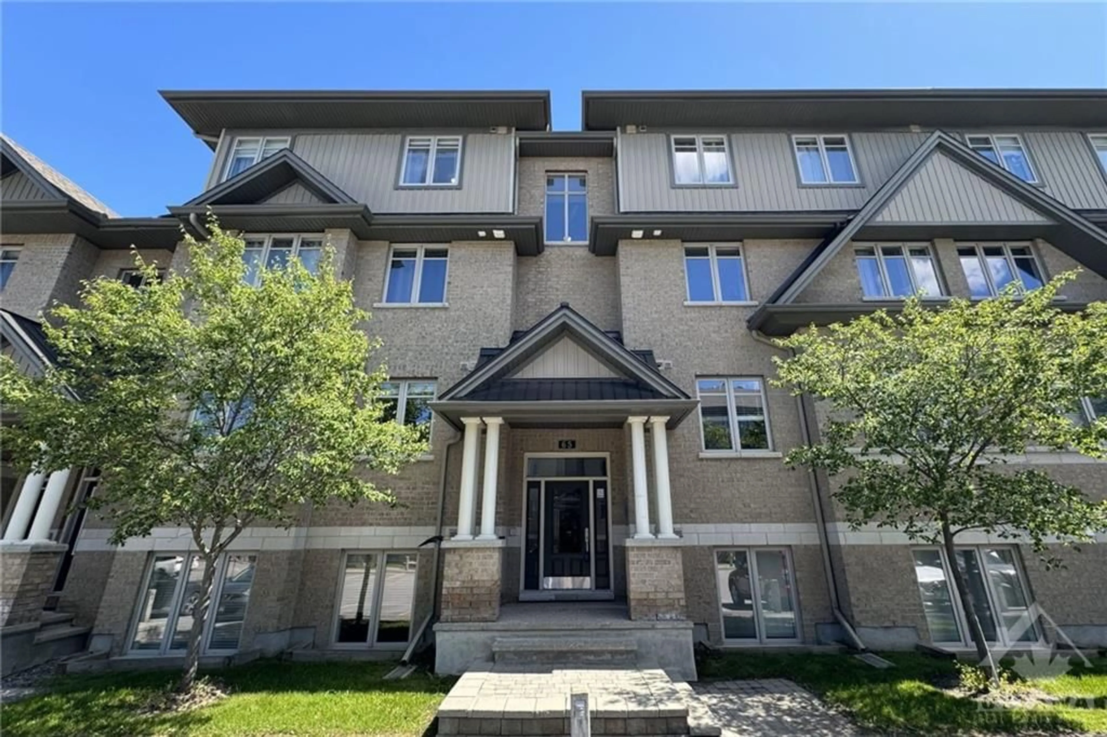 A pic from exterior of the house or condo for 65 TIPPERARY Pvt #H, Ottawa Ontario K2T 2T3