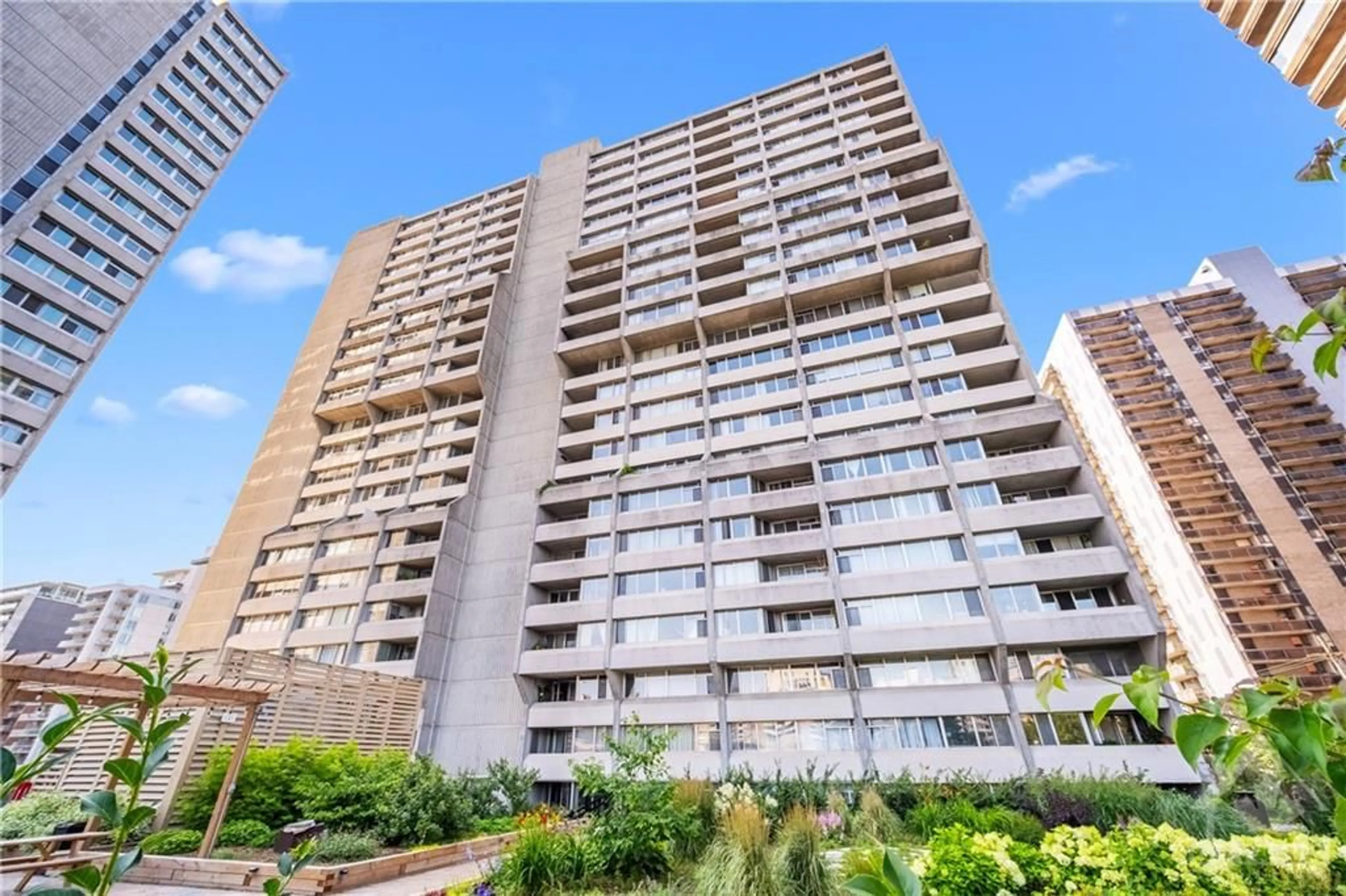 A pic from exterior of the house or condo for 530 LAURIER Ave #2604, Ottawa Ontario K1R 7T1