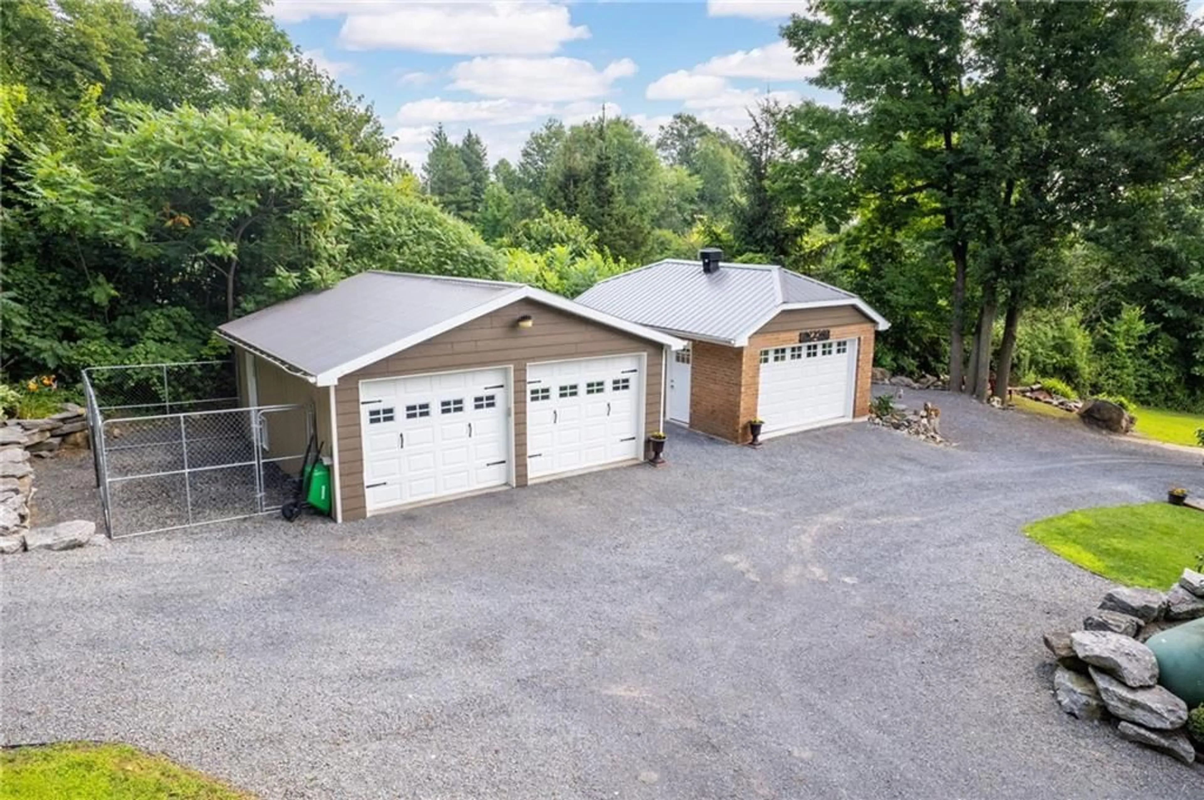 Indoor garage for 18833 PARAGON Rd, South Glengarry Ontario K5H 5R5