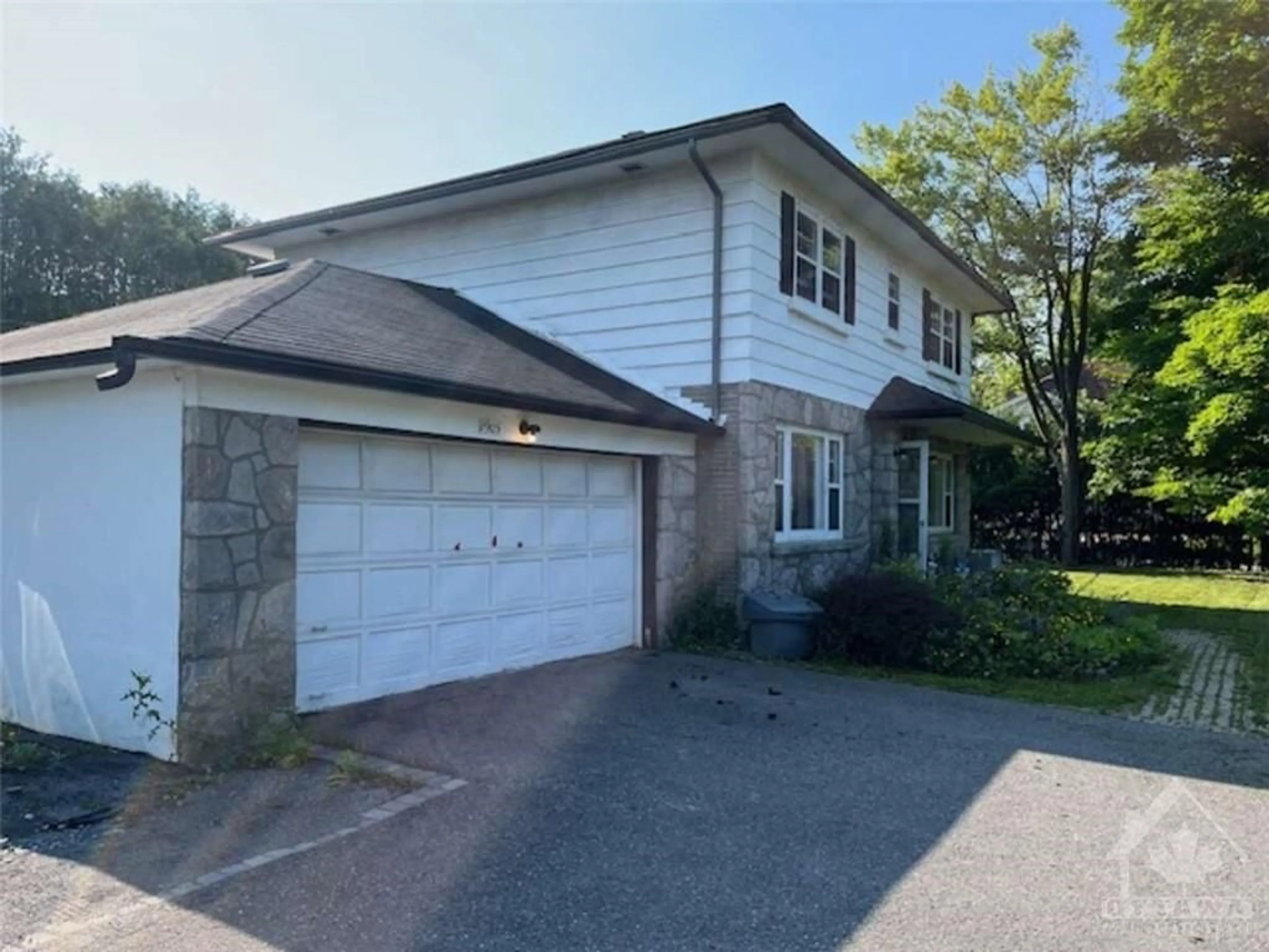 Frontside or backside of a home for 1905 ALTA VISTA Dr, Ottawa Ontario K1H 7K4