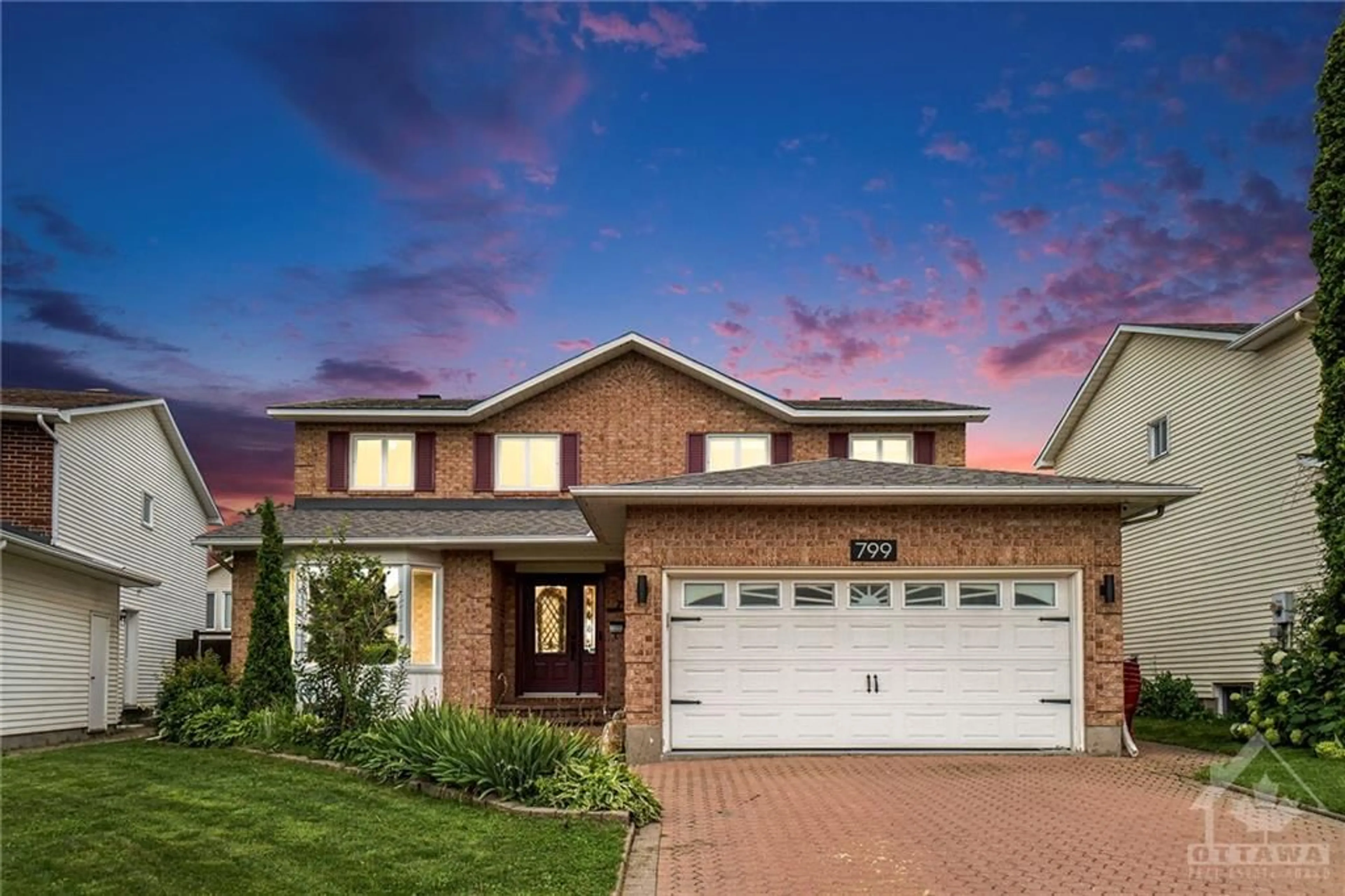 Home with brick exterior material for 799 HAUTEVIEW Cres, Ottawa Ontario K4A 2M2