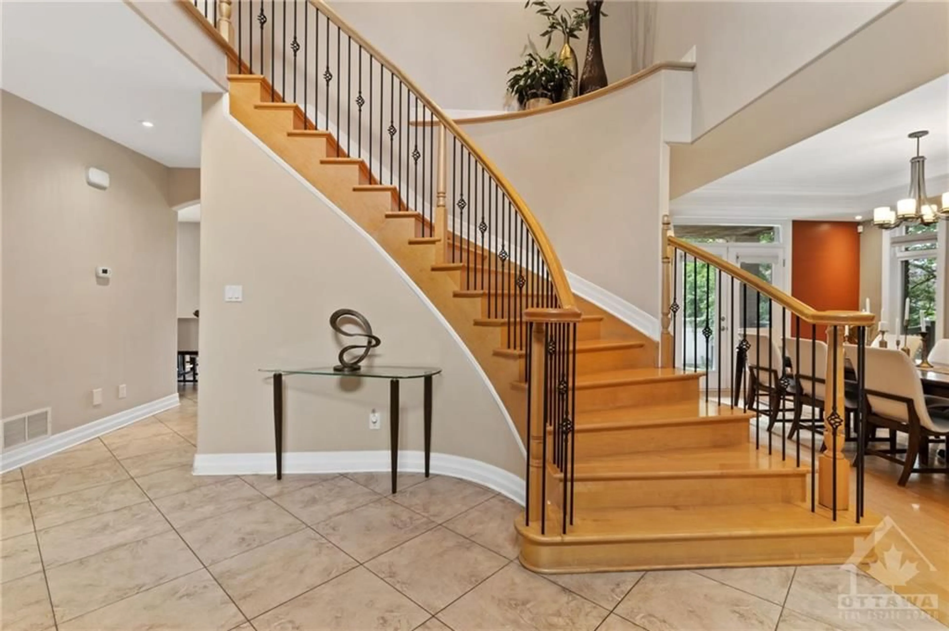 Stairs for 120 ROSSLAND Ave, Ottawa Ontario K2G 2L3
