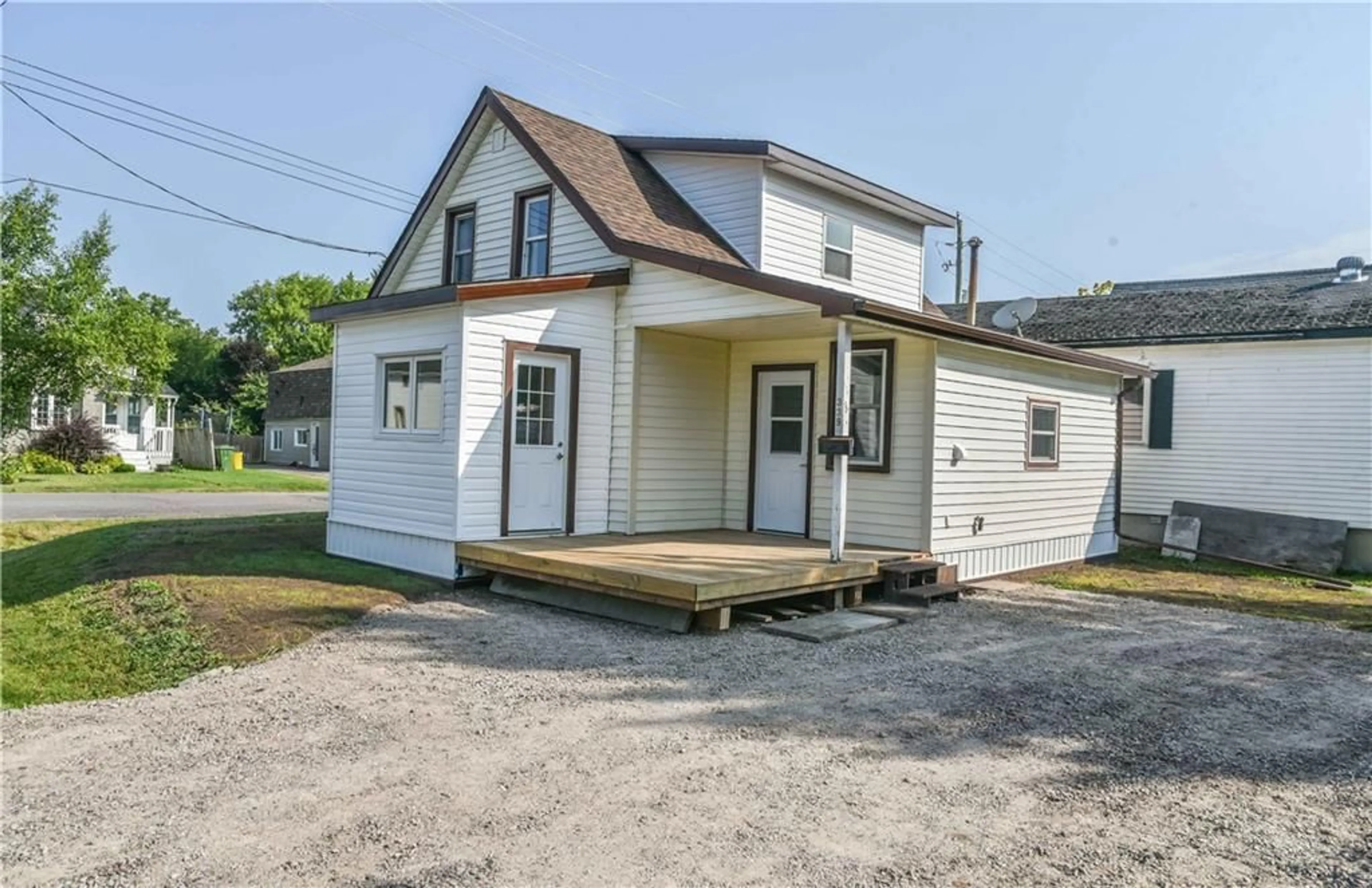 Cottage for 339 CRAIG St, Pembroke Ontario K8A 3S6
