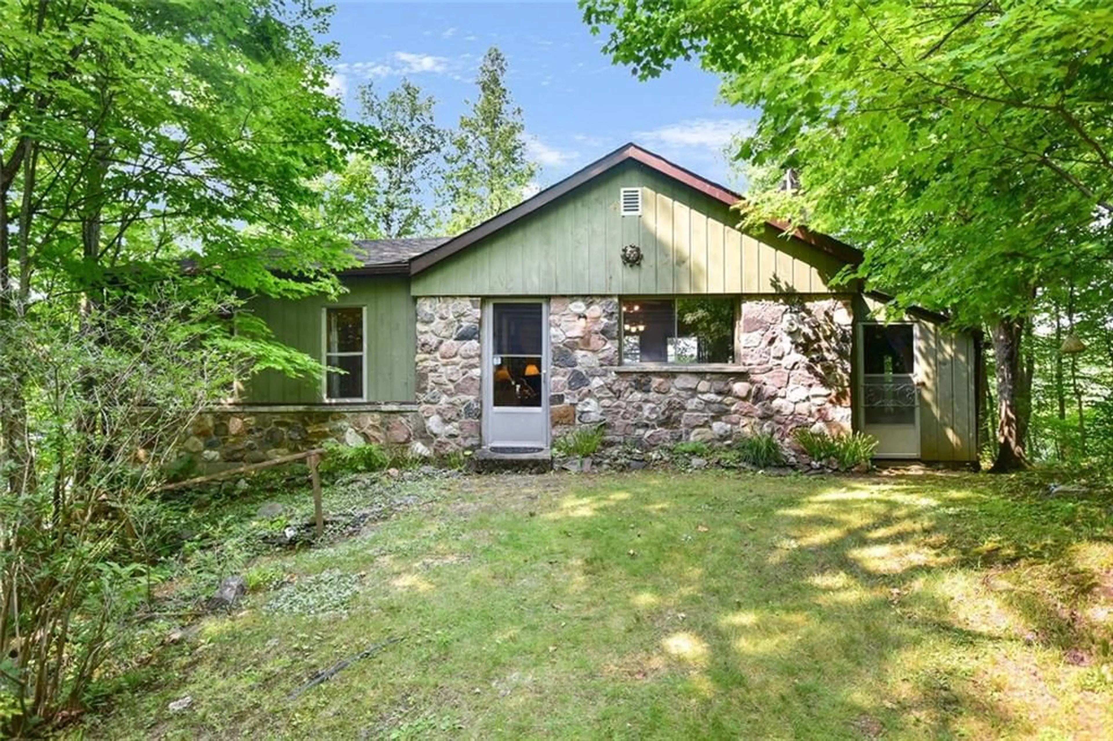 Cottage for 282 ISLAND DRIVE Lane, Maberly Ontario K0H 2B0