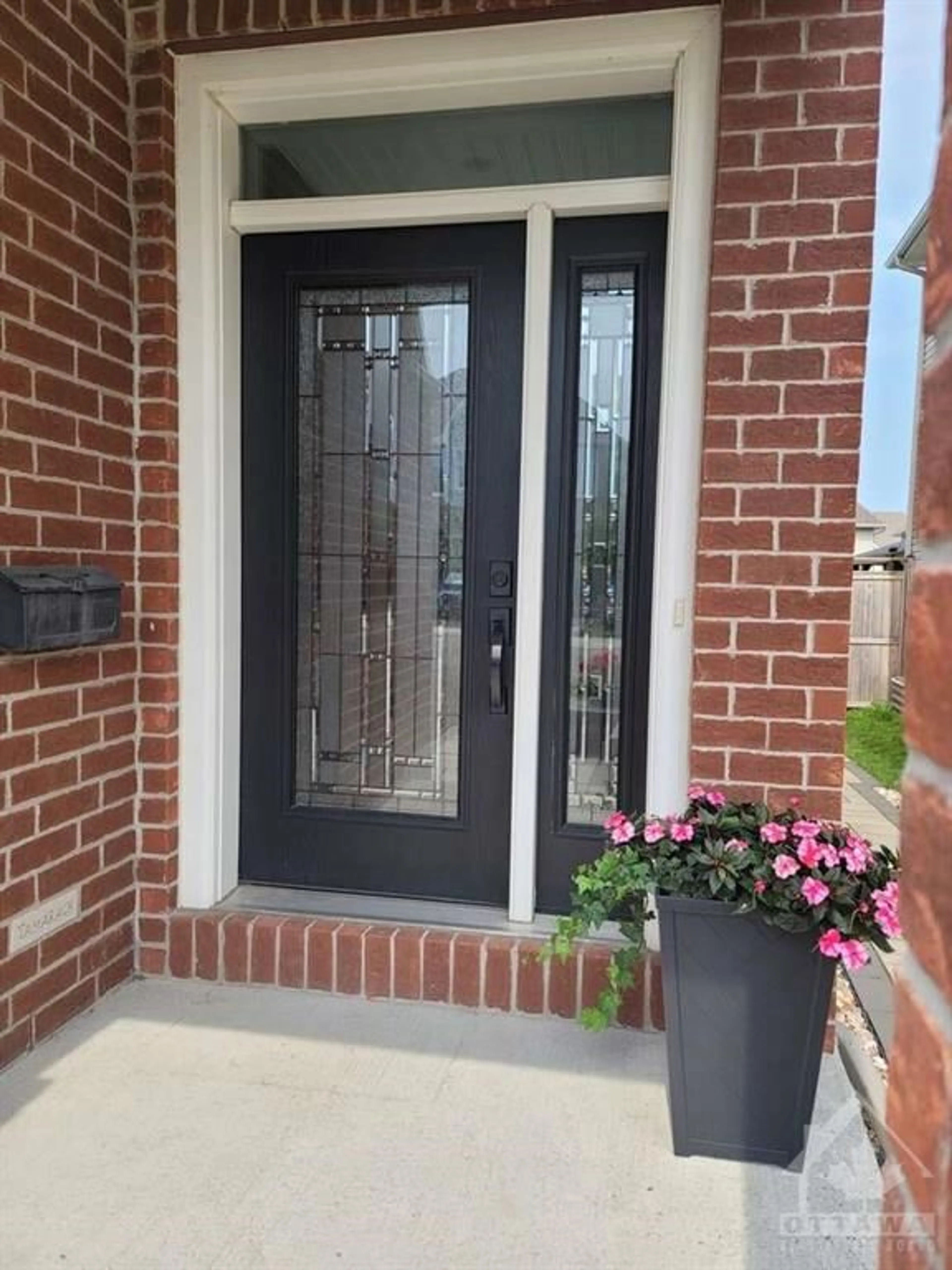 Indoor entryway for 632 CARTOGRAPHE St, Orleans Ontario K4A 1B6