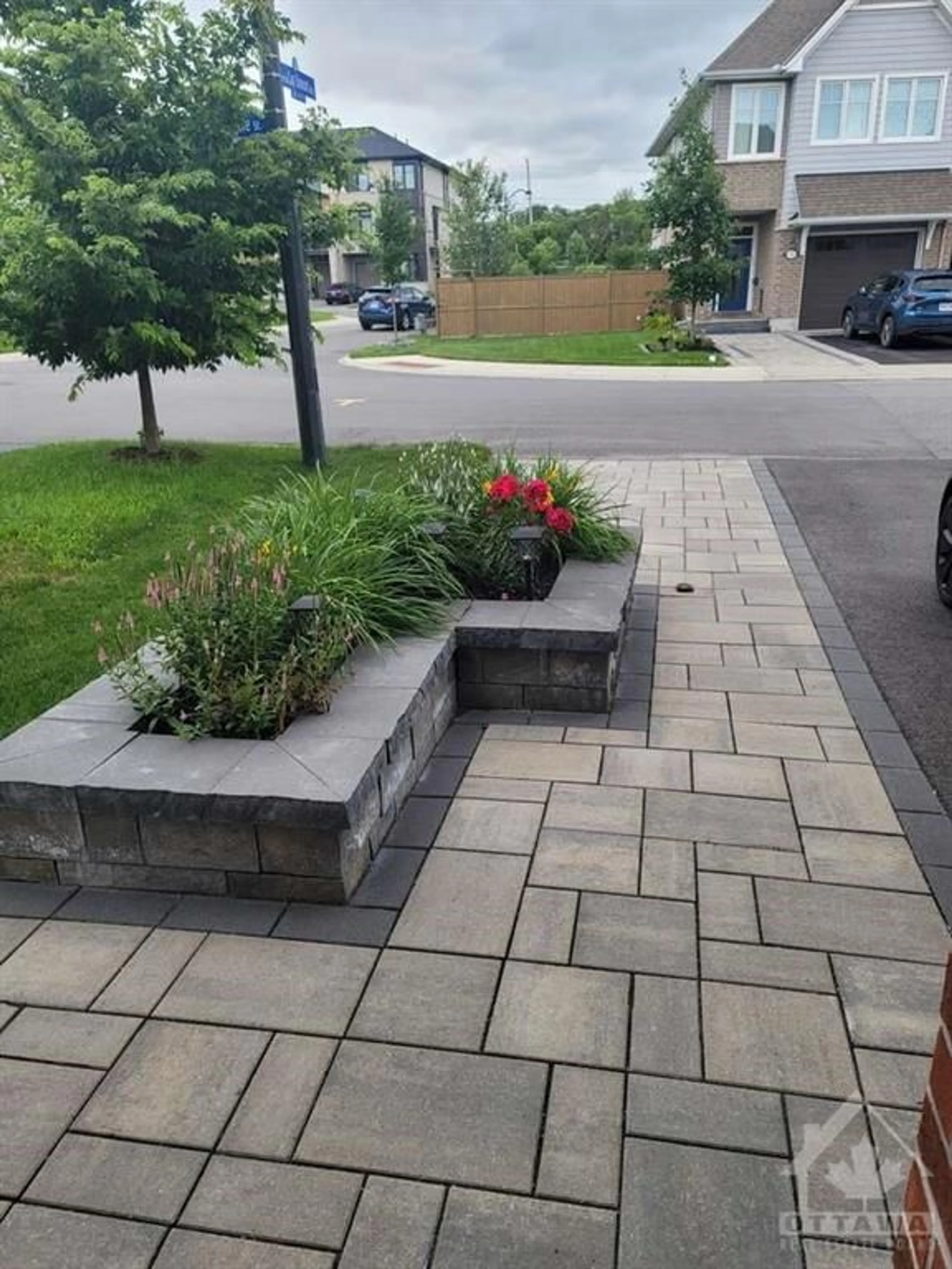 Patio, mountain for 632 CARTOGRAPHE St, Orleans Ontario K4A 1B6