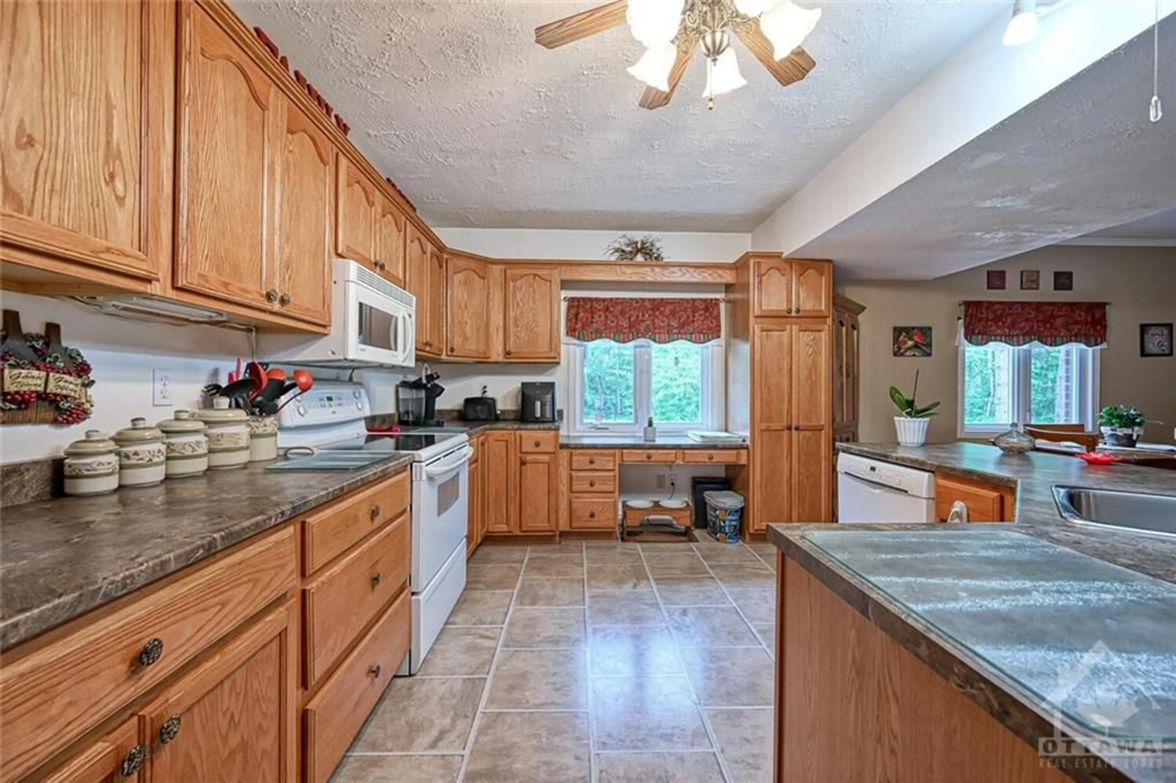 Kitchen, wood floors, cottage for 5790 WOOD DUCK Dr, Osgoode Ontario K0A 2W0