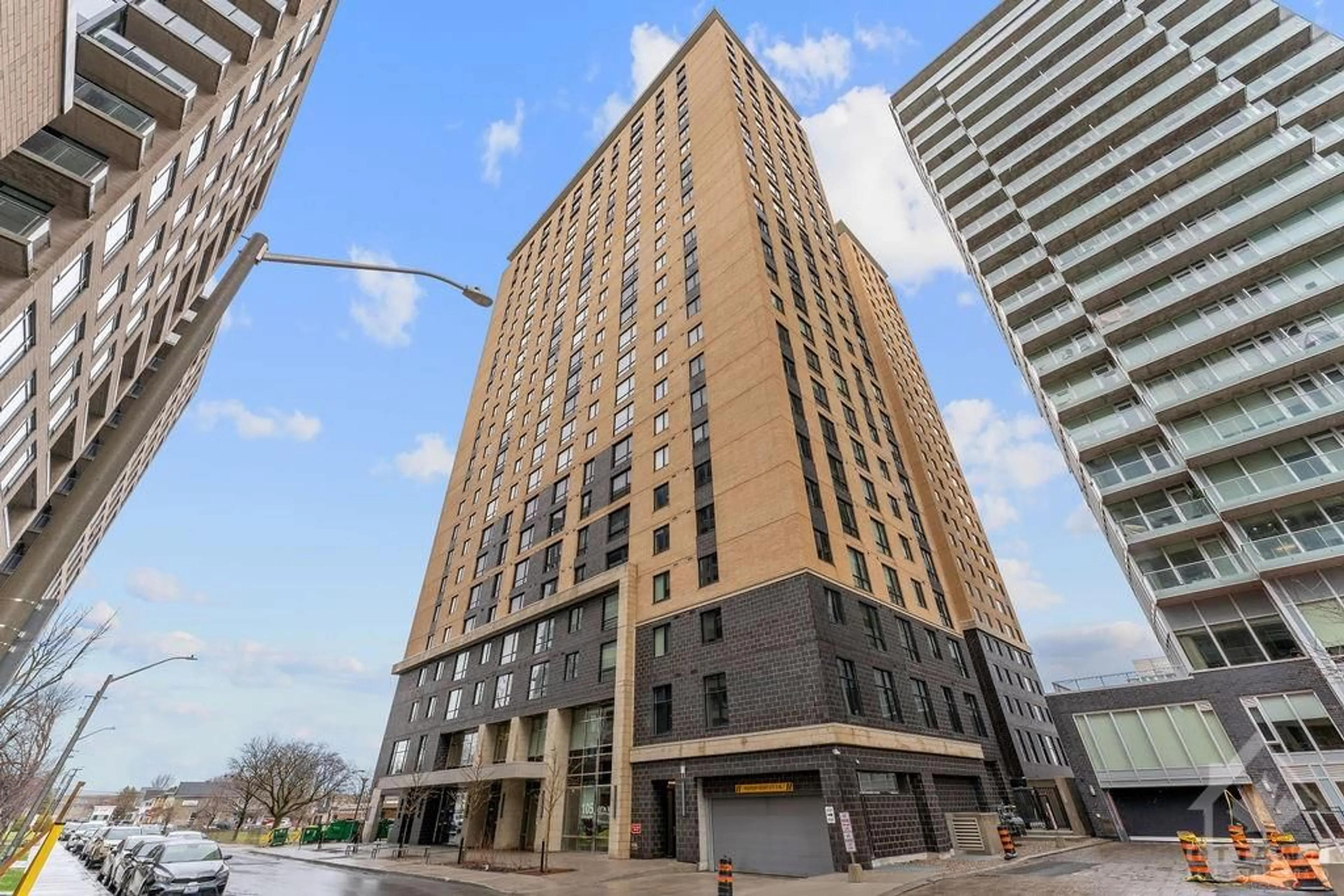 A pic from exterior of the house or condo, the front or back of building for 105 CHAMPAGNE Ave #1903, Ottawa Ontario K1S 5E5