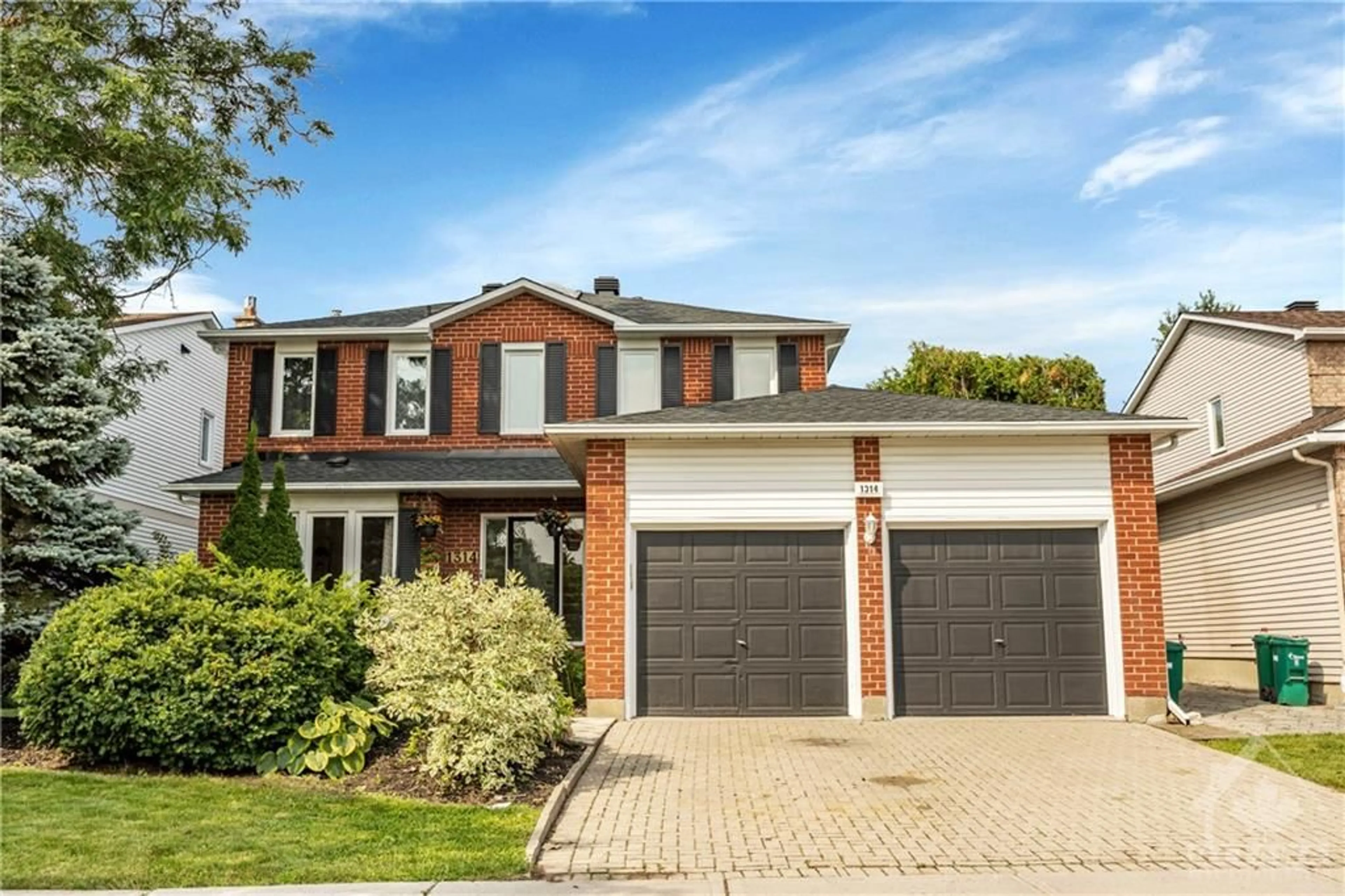 Home with brick exterior material for 1314 PRESTONE Dr, Orleans Ontario K1E 2Z6