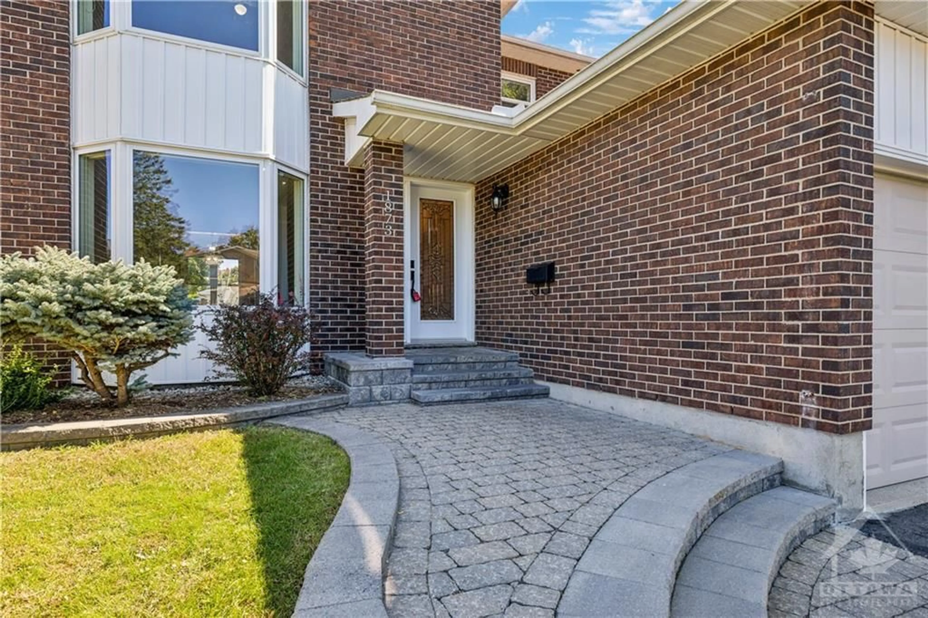 Home with brick exterior material for 1873 DU CLAIRVAUX Rd, Ottawa Ontario K1C 5X9