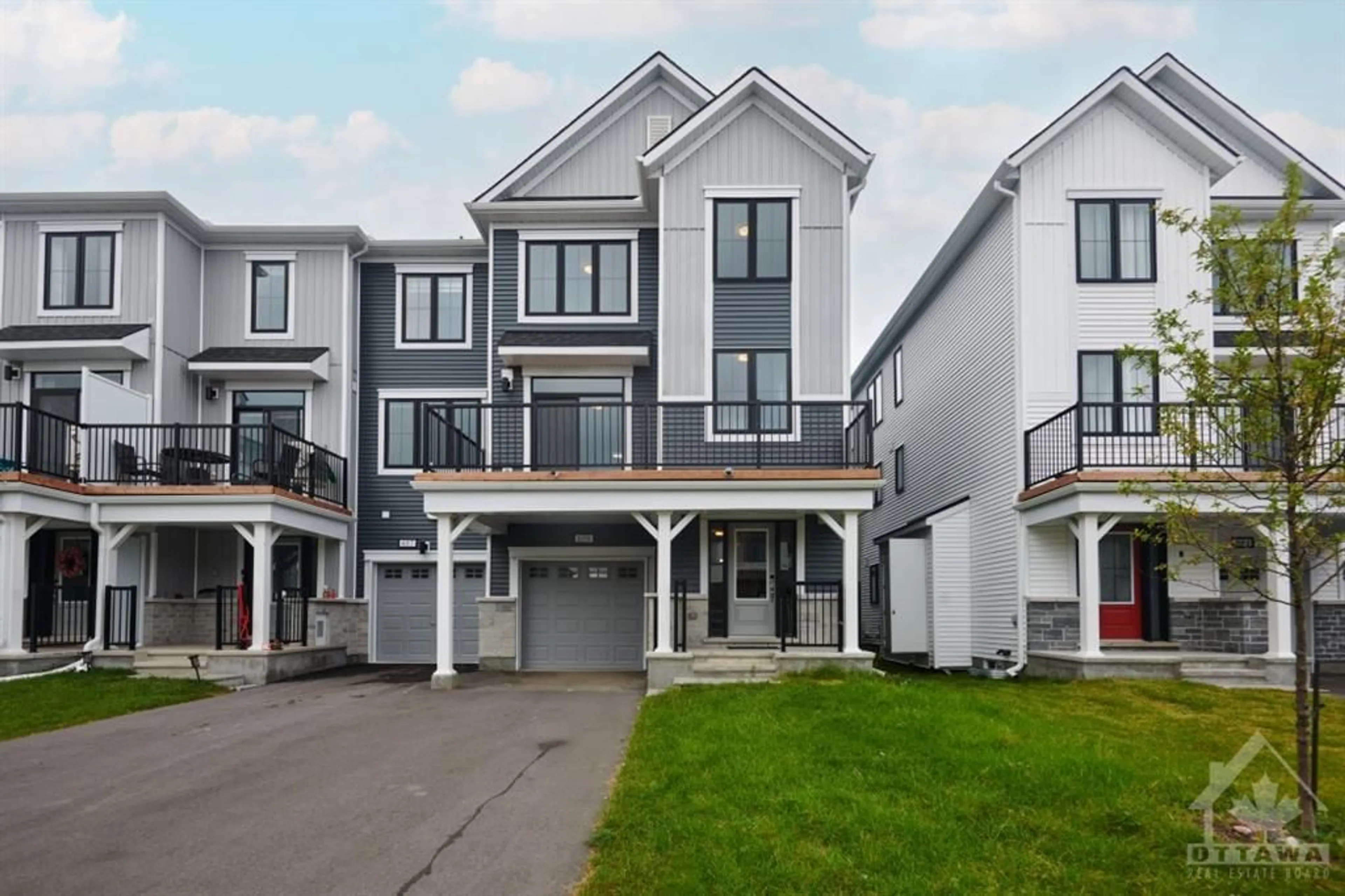 A pic from exterior of the house or condo for 659 CYGNUS St, Nepean Ontario K2J 7B2