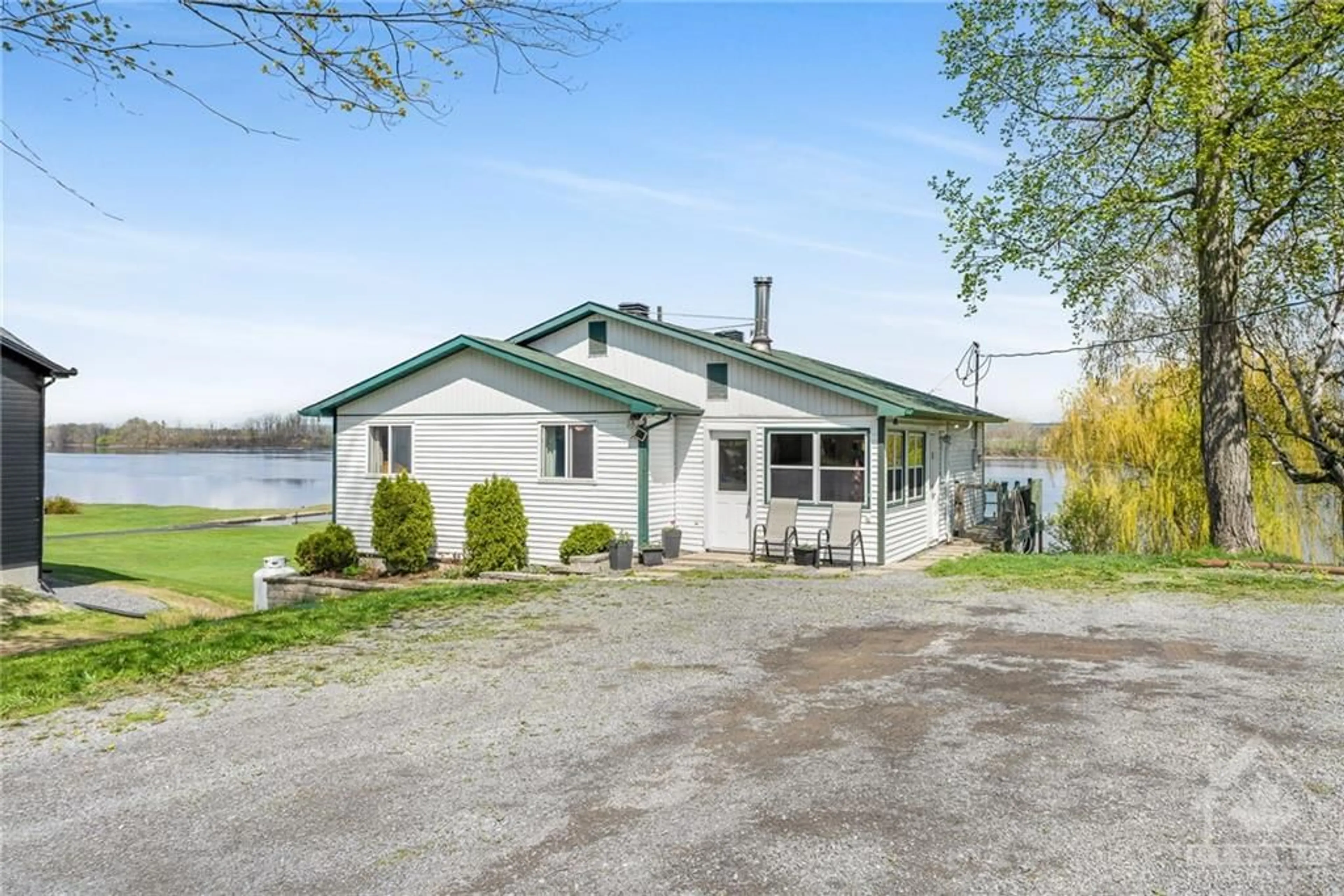 Cottage for 1475 PLANTAGENET CONCESSION 1 Rd, Plantagenet Ontario K0B 1L0