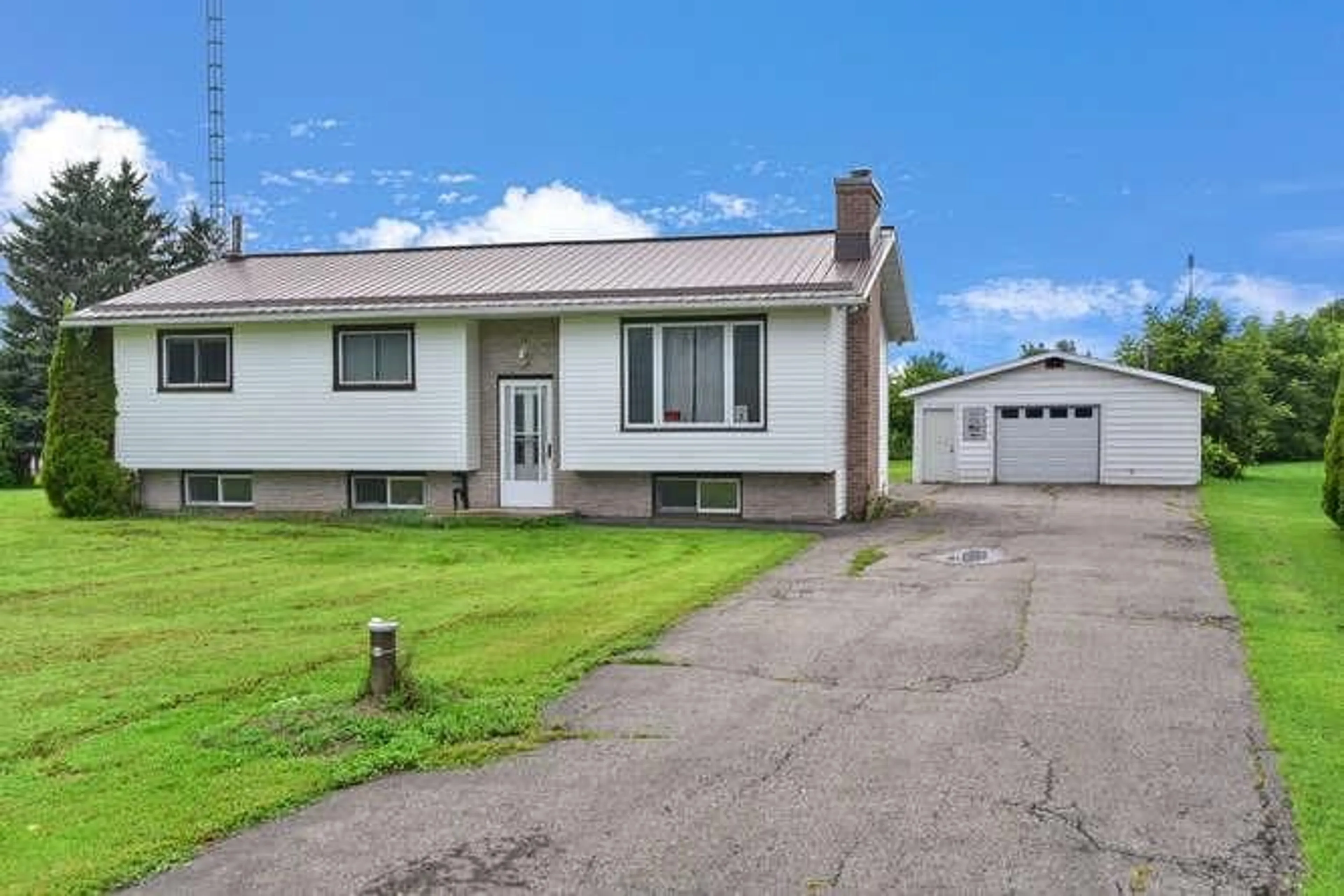 Frontside or backside of a home for 2106 COUNTY RD 2 Rd, Johnstown Ontario K0E 1T1