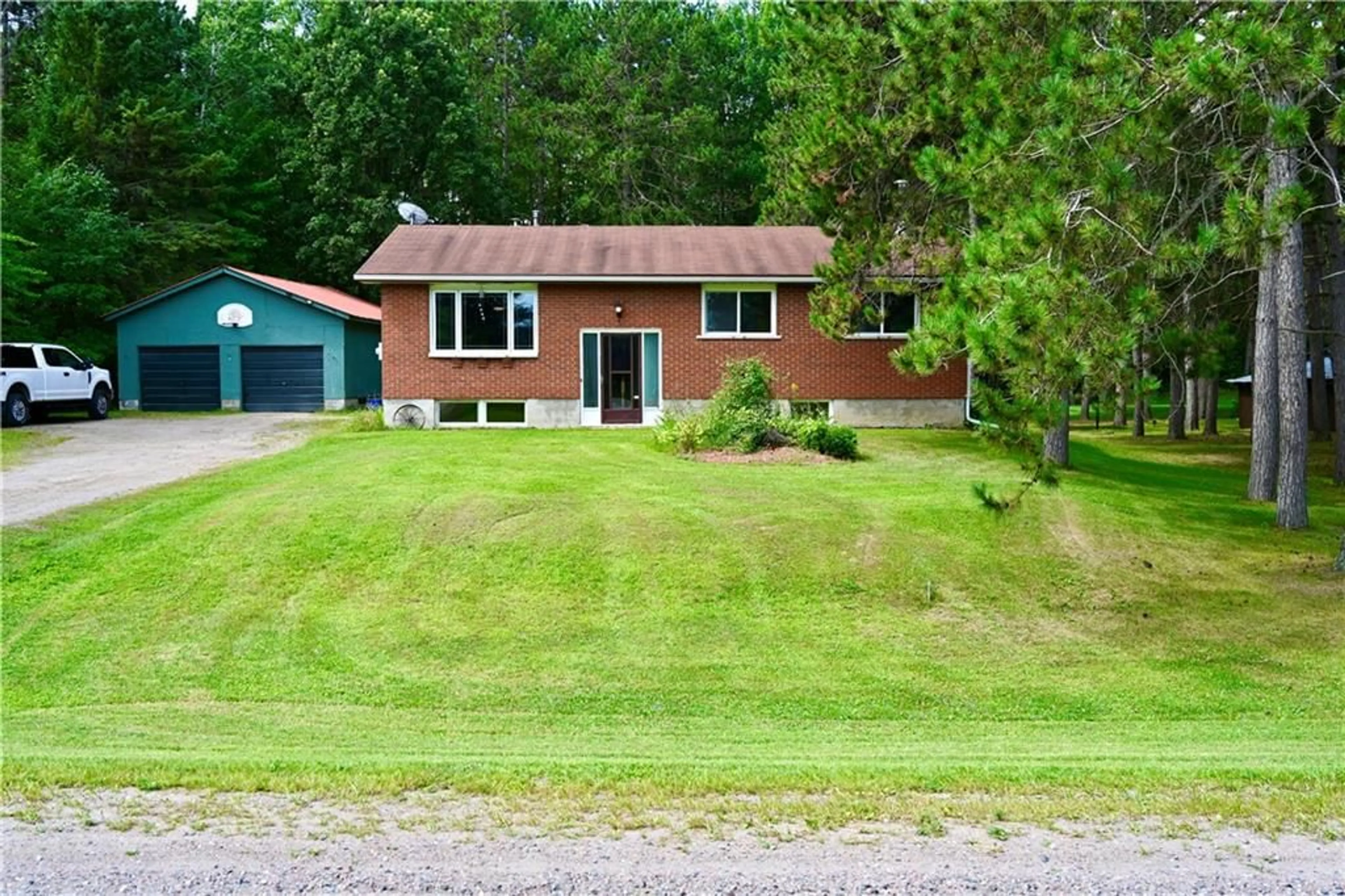Frontside or backside of a home for 3835 BEACHBURG Rd, Pembroke Ontario K8A 6W3