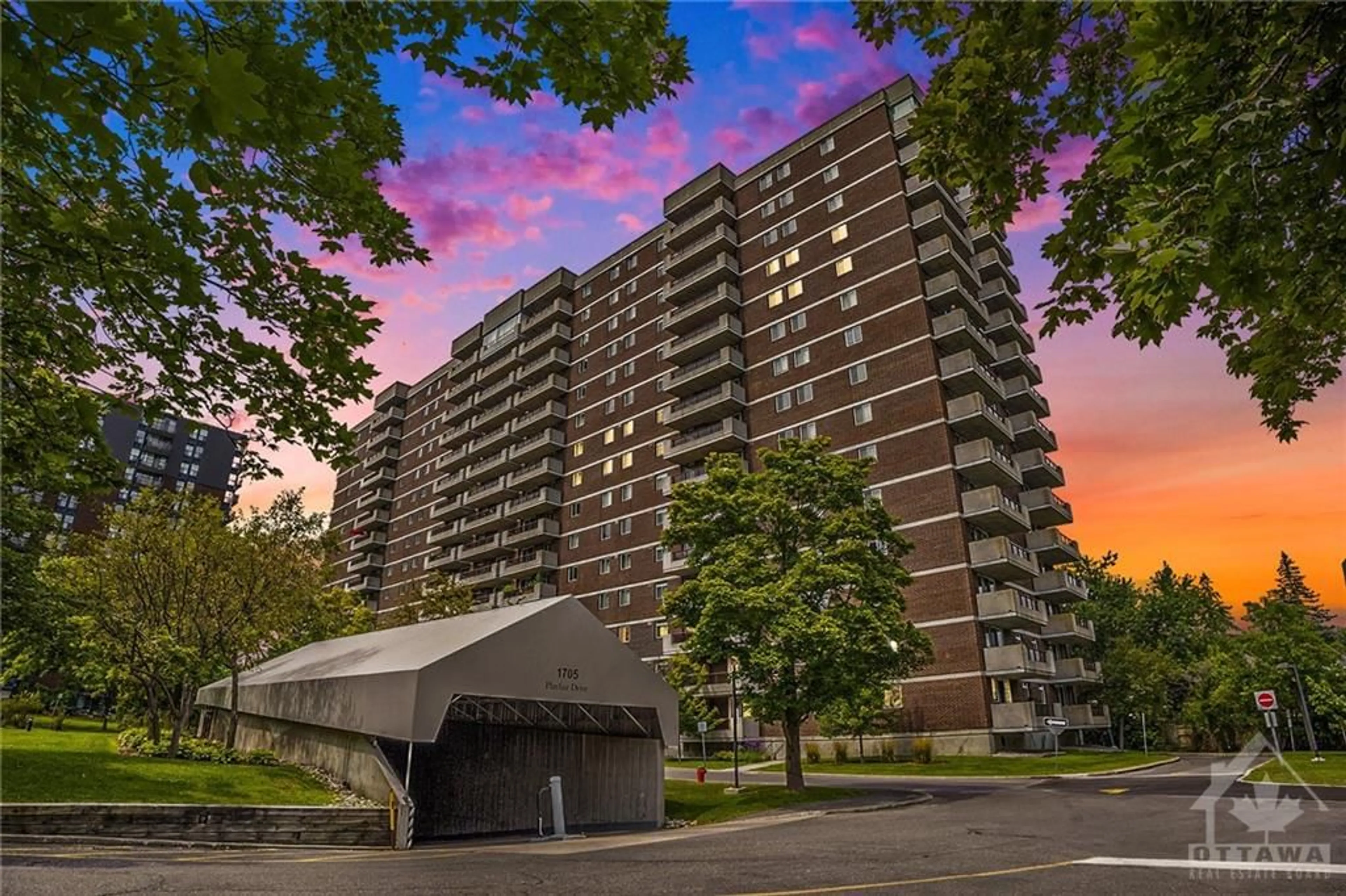 A pic from exterior of the house or condo for 1705 PLAYFAIR Dr #109, Ottawa Ontario K1H 8P6