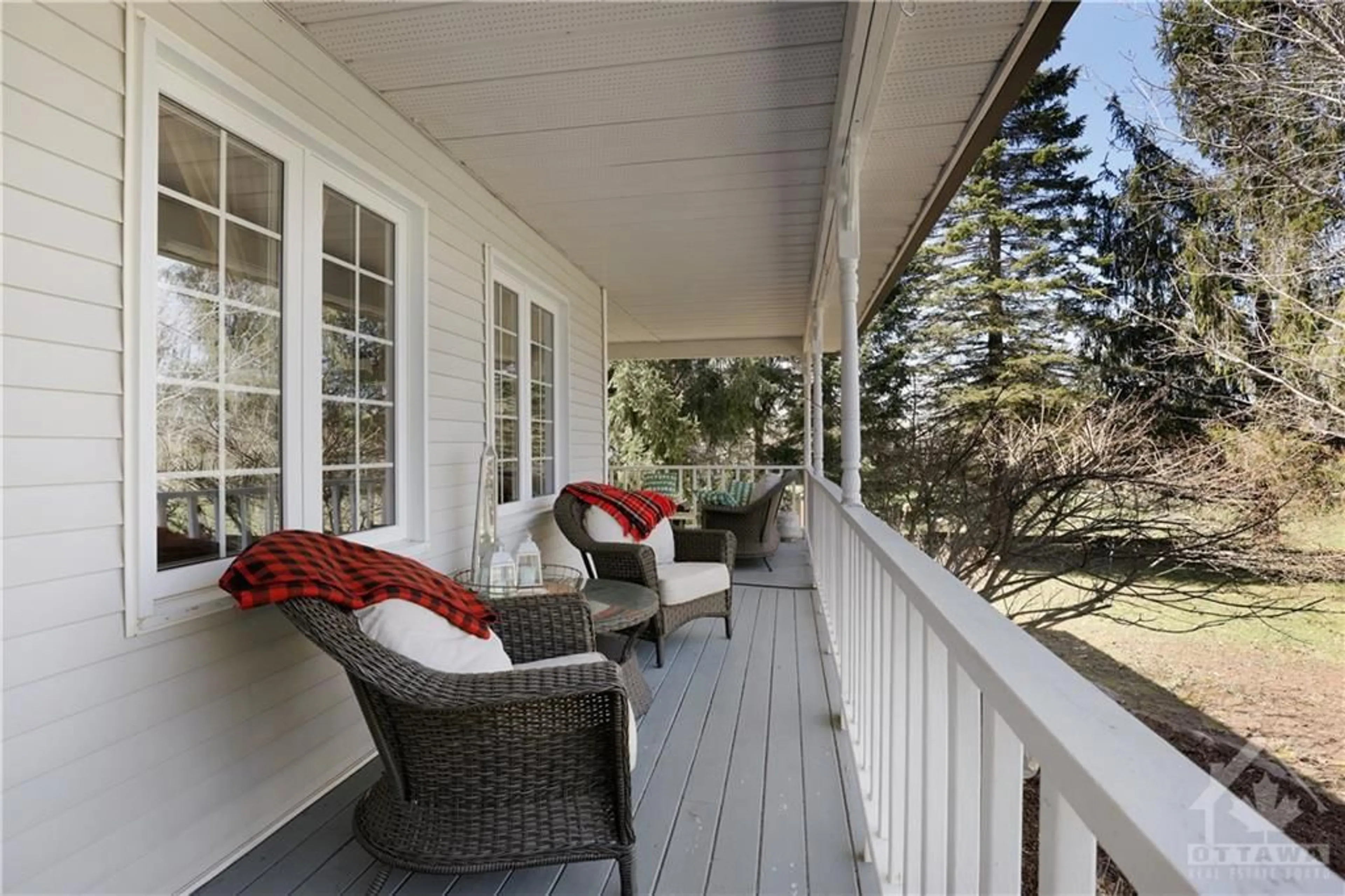 Patio, cottage for 8286 RODNEY FARM Dr, Metcalfe Ontario K0A 2P0