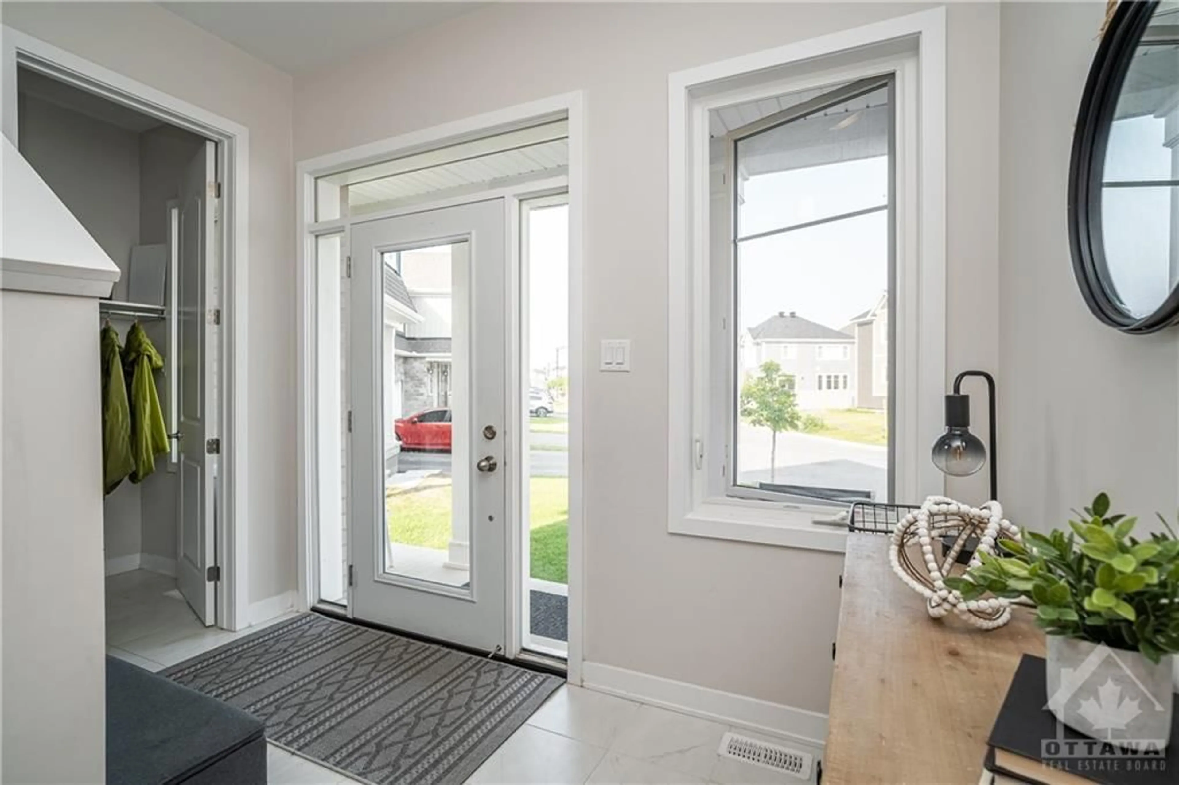 Indoor entryway for 234 PURSUIT Terr, Ottawa Ontario K0A 2Z0