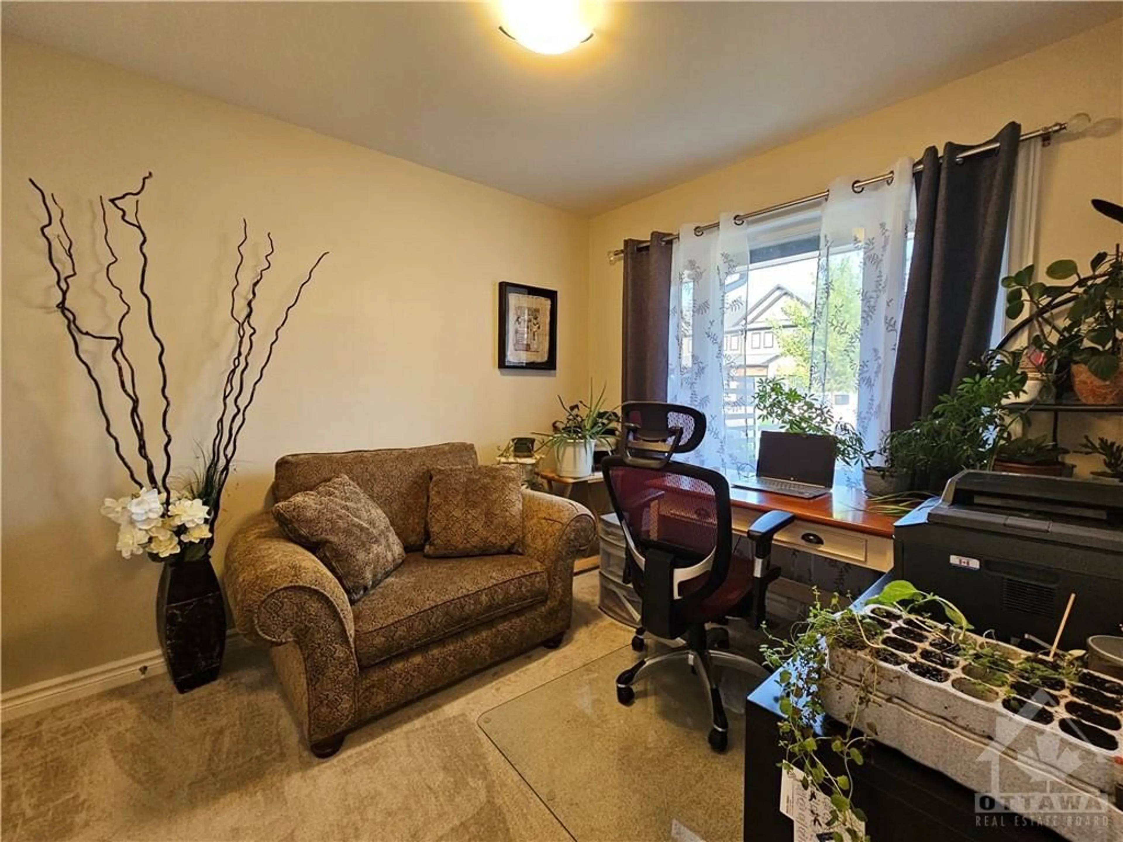 Living room for 828 REAUME St, Almonte Ontario K0A 1A0