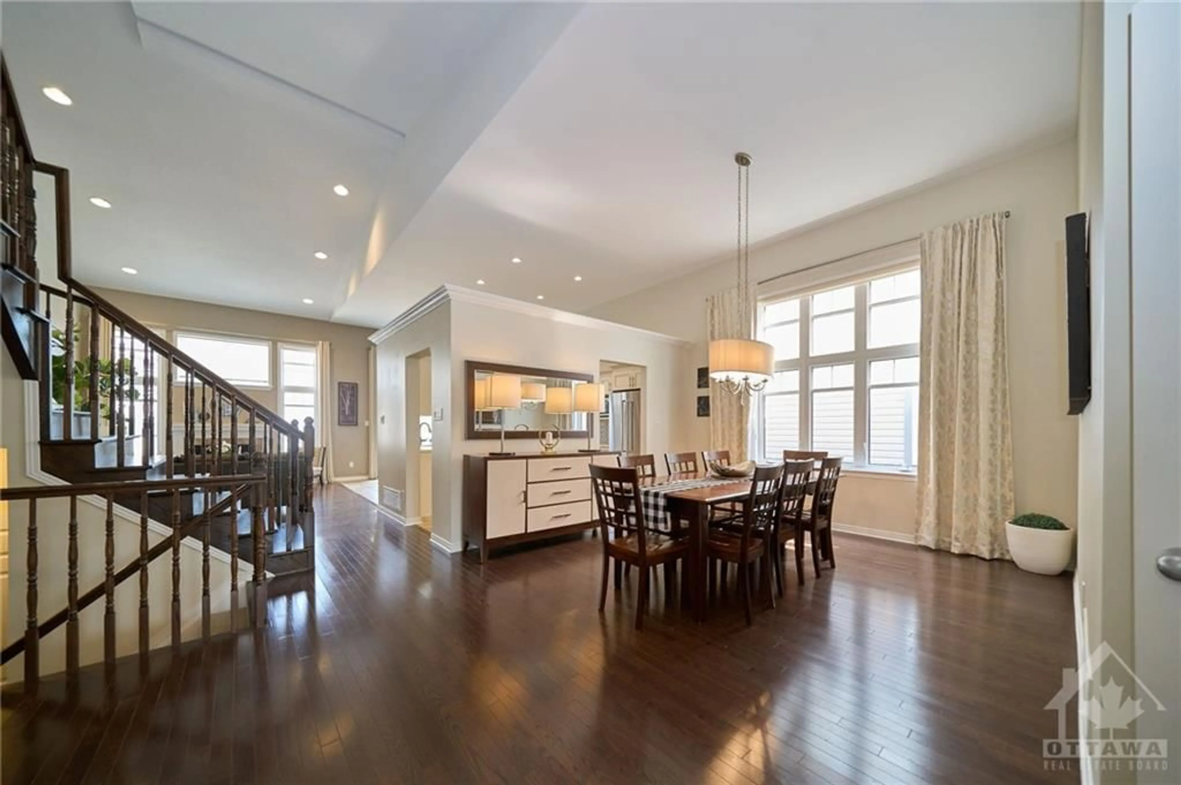 Dining room, wood floors for 132 PALFREY Way, Stittsville Ontario K2V 0A6