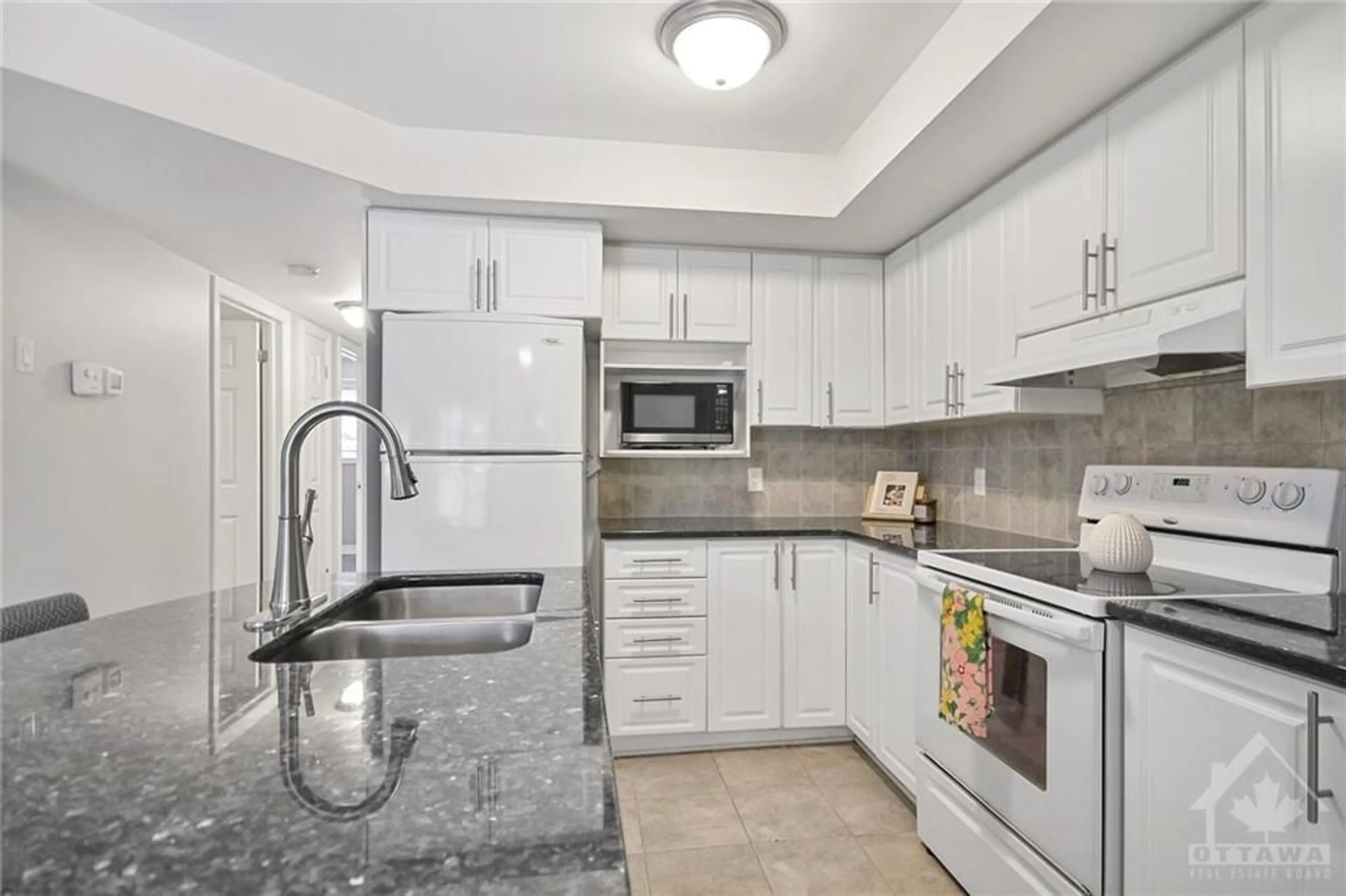 Standard kitchen for 46 BARNSTONE Dr #2, Ottawa Ontario K2G 4R6