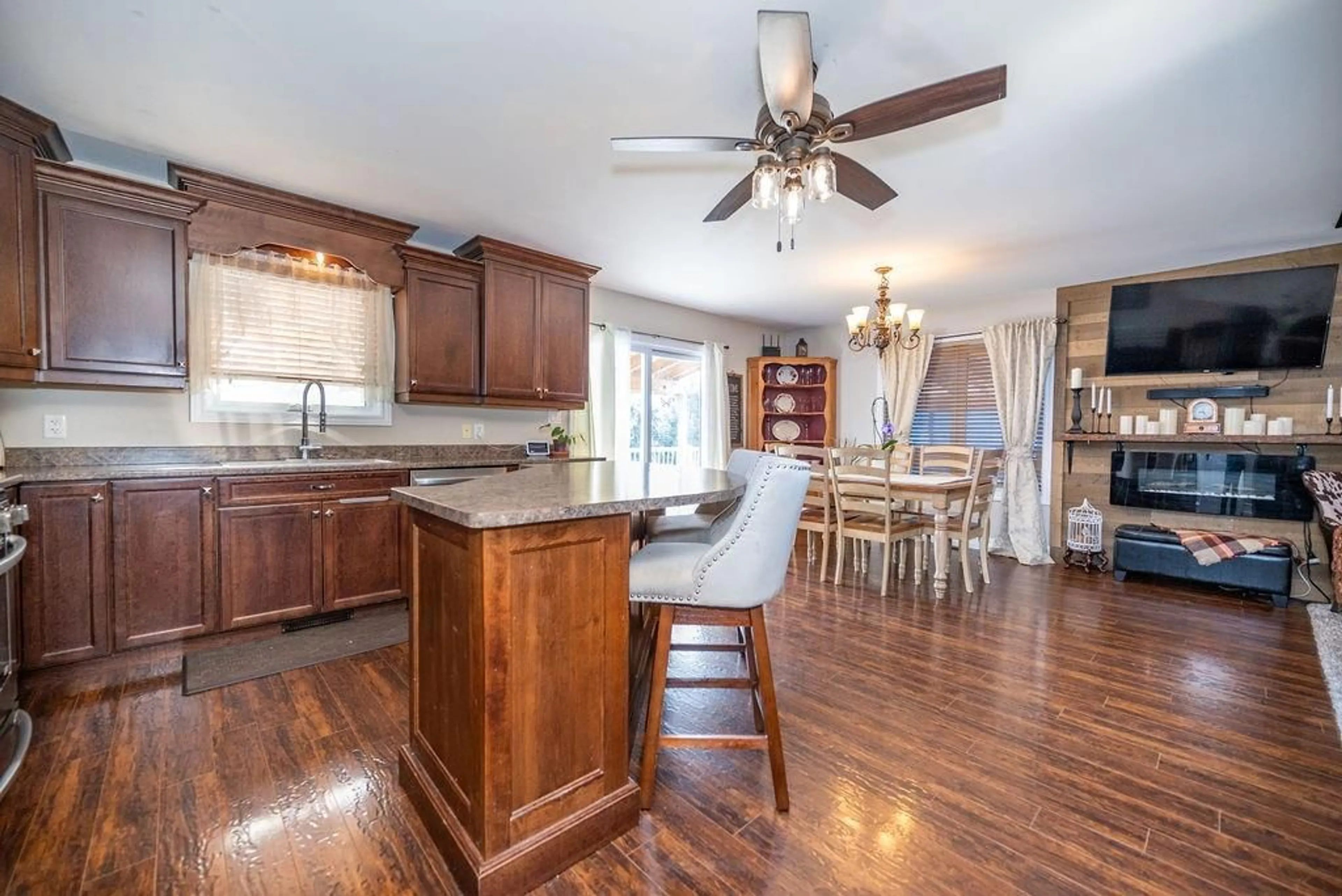 Open concept kitchen for 605 LAPASSE Rd, Beachburg Ontario K0J 1C0