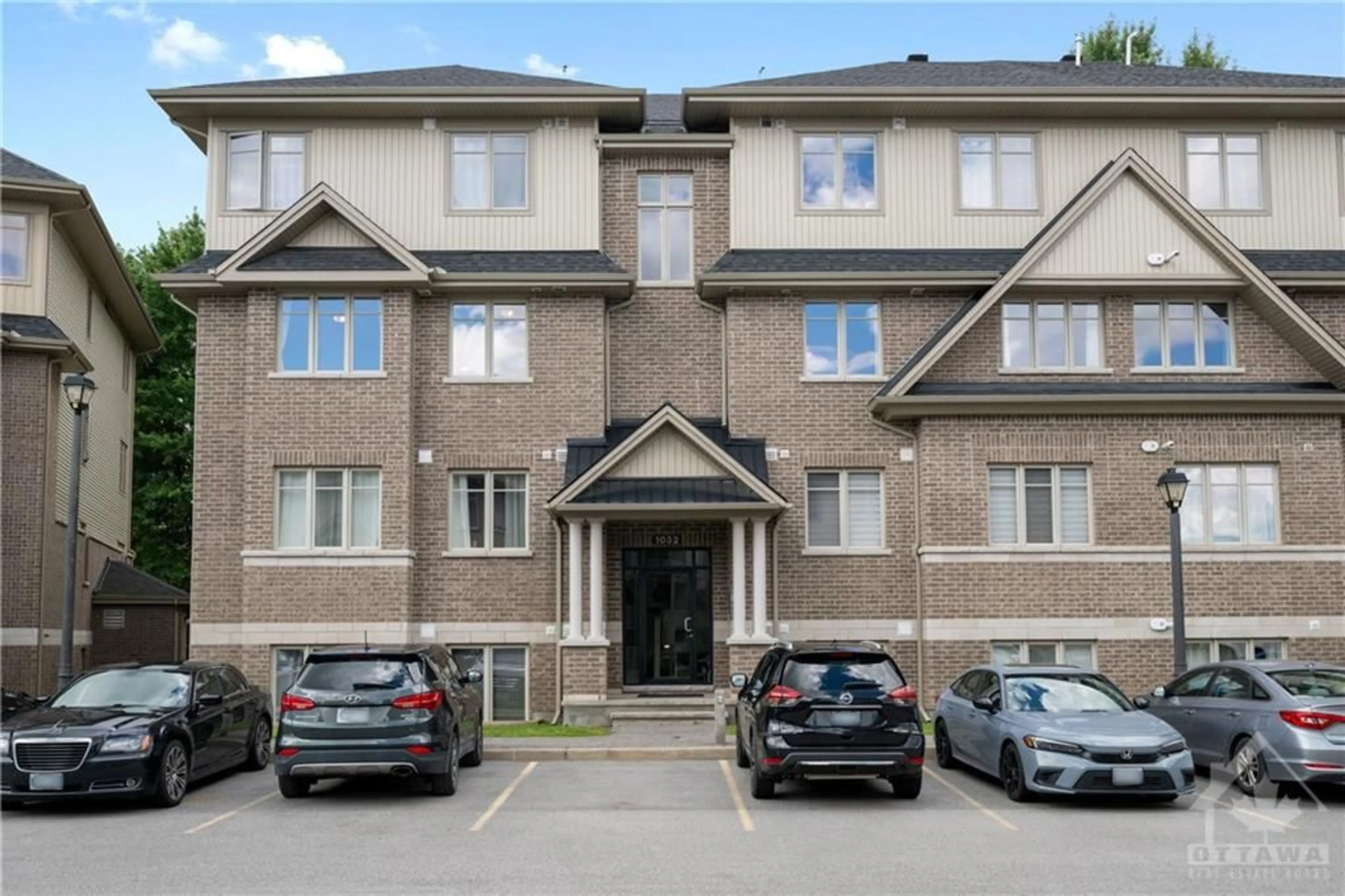 A pic from exterior of the house or condo for 1032 BERYL Pvt #E, Ottawa Ontario K1V 2M4