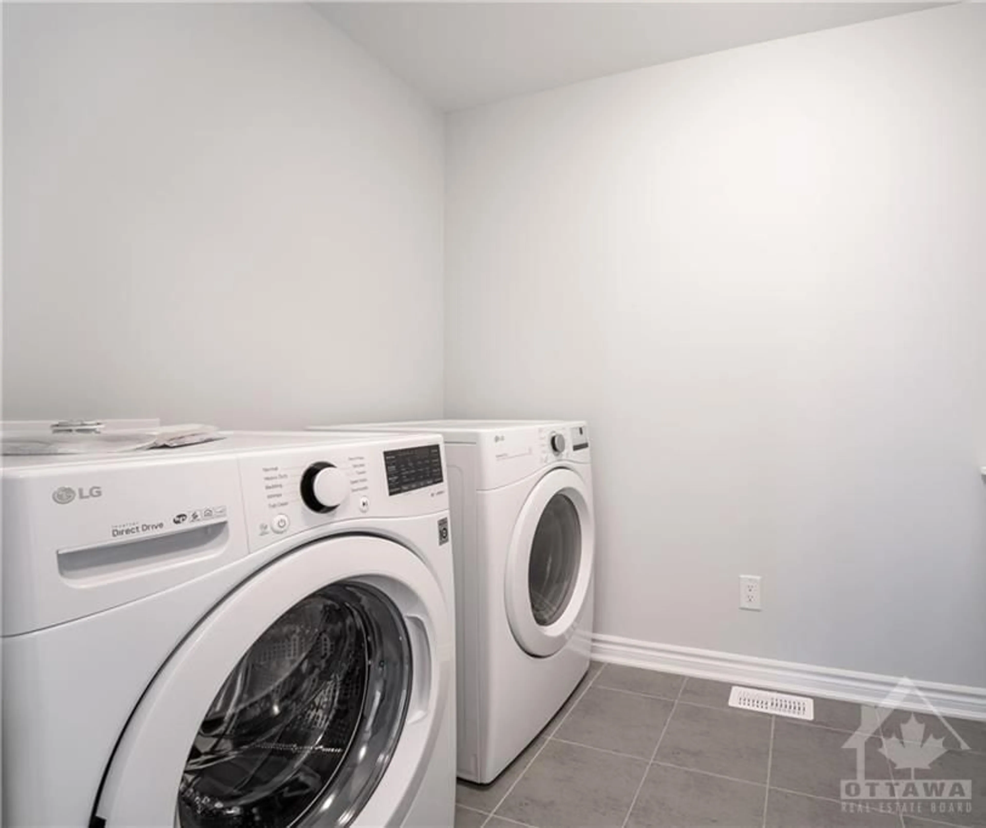 Laundry room for 14 RACEMOSE St, Ottawa Ontario K2J 6Z9