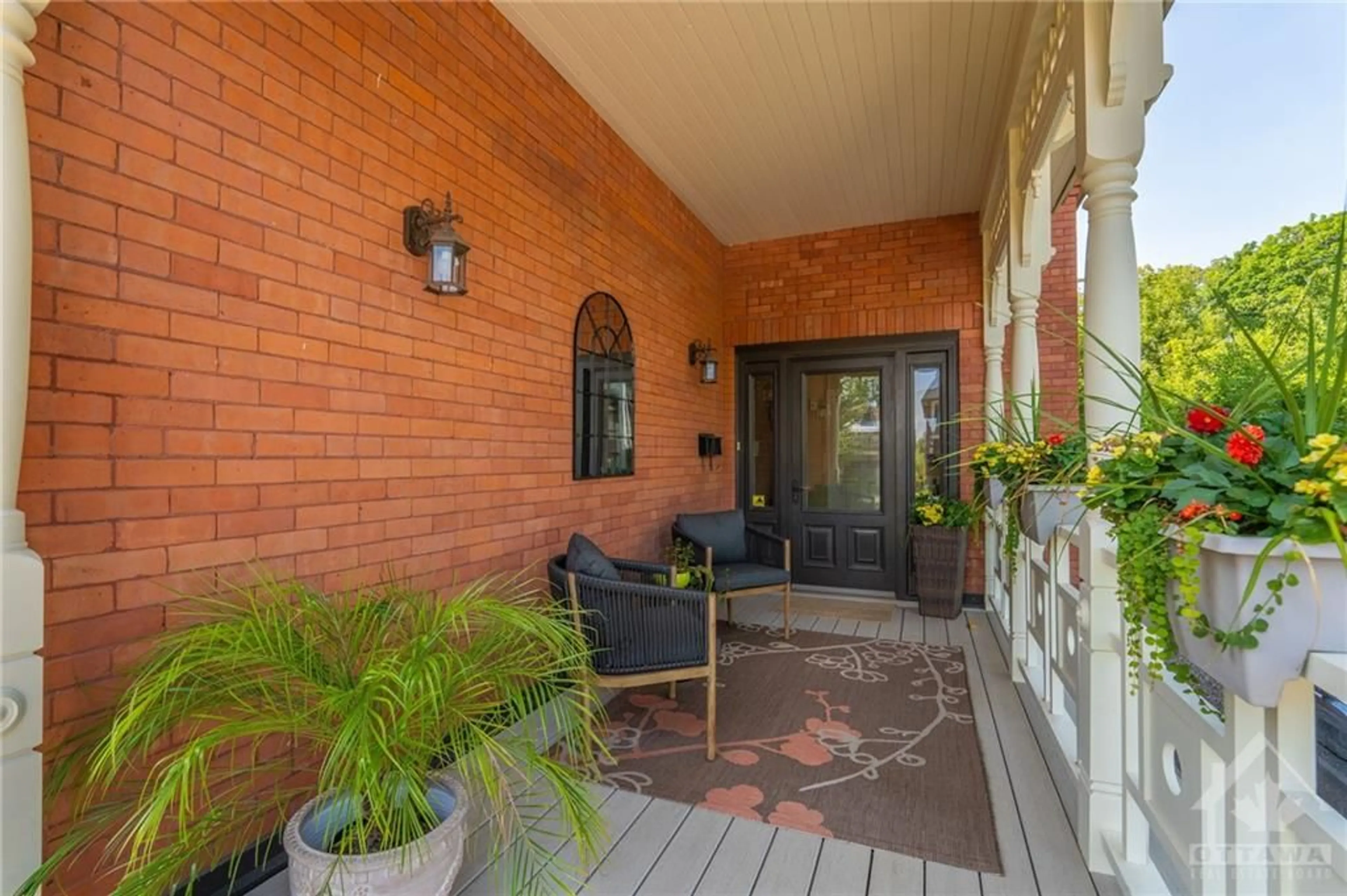 Patio, cottage for 421 LAURIER Ave, Ottawa Ontario K1N 6R4