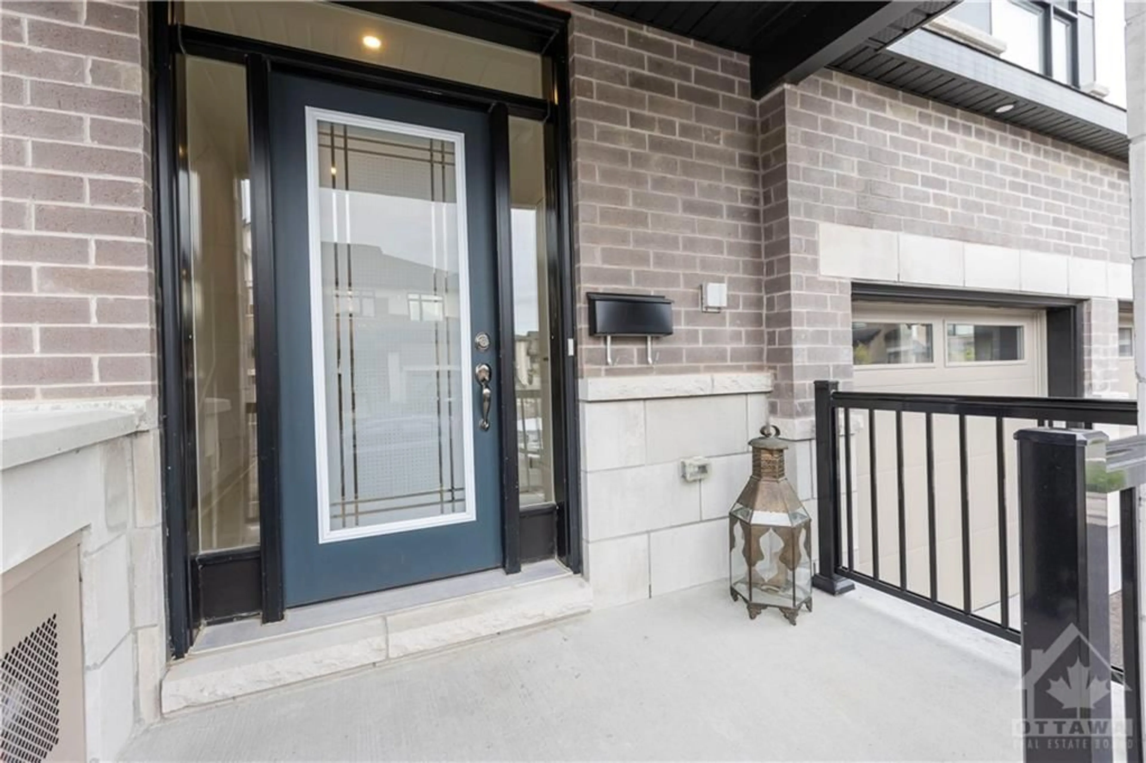 Indoor entryway for 83 BON TEMPS Way, Orleans Ontario K1W 0M1