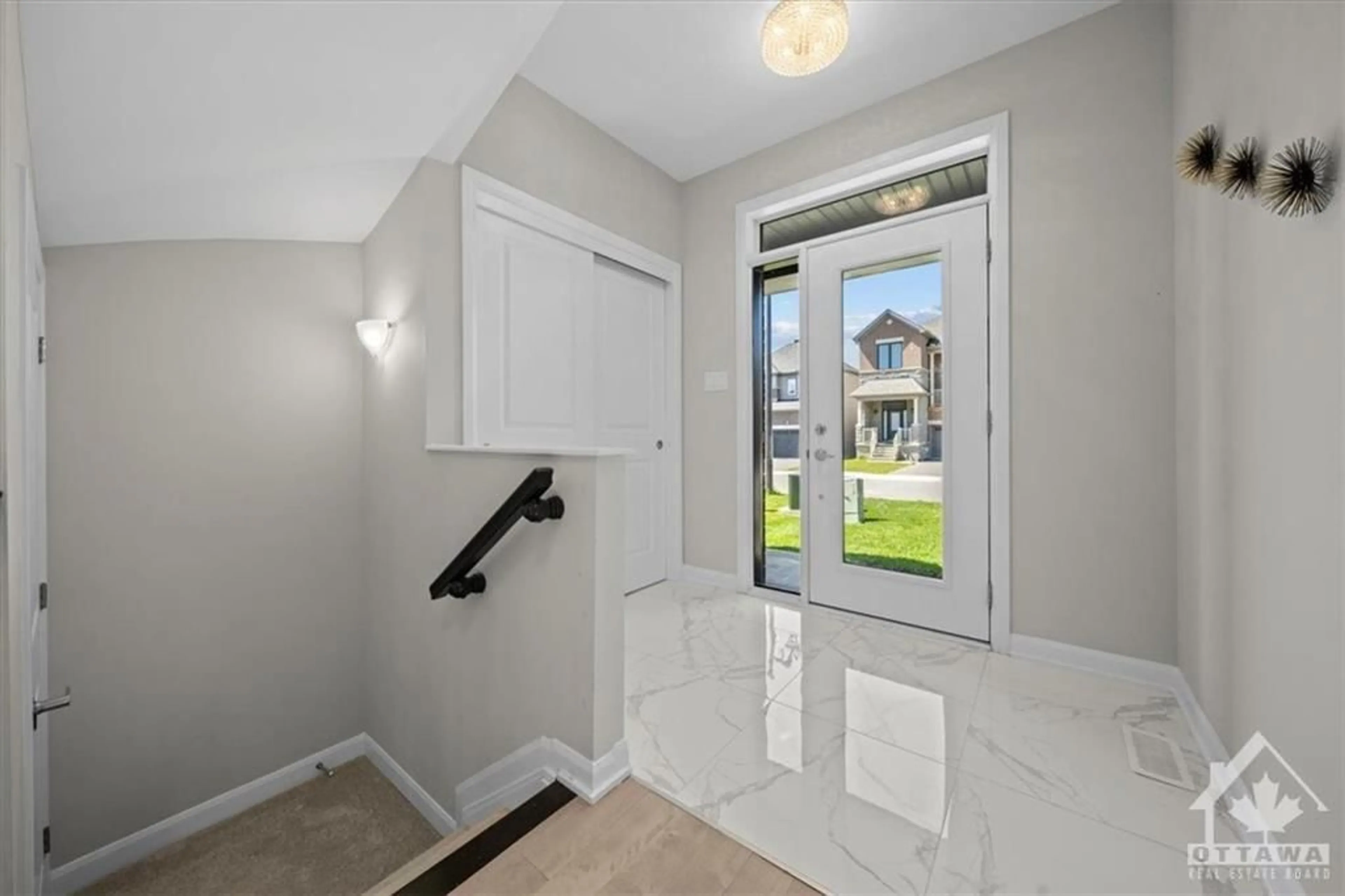 Indoor entryway for 47 ERAMOSA Cres, Ottawa Ontario K2T 0L6