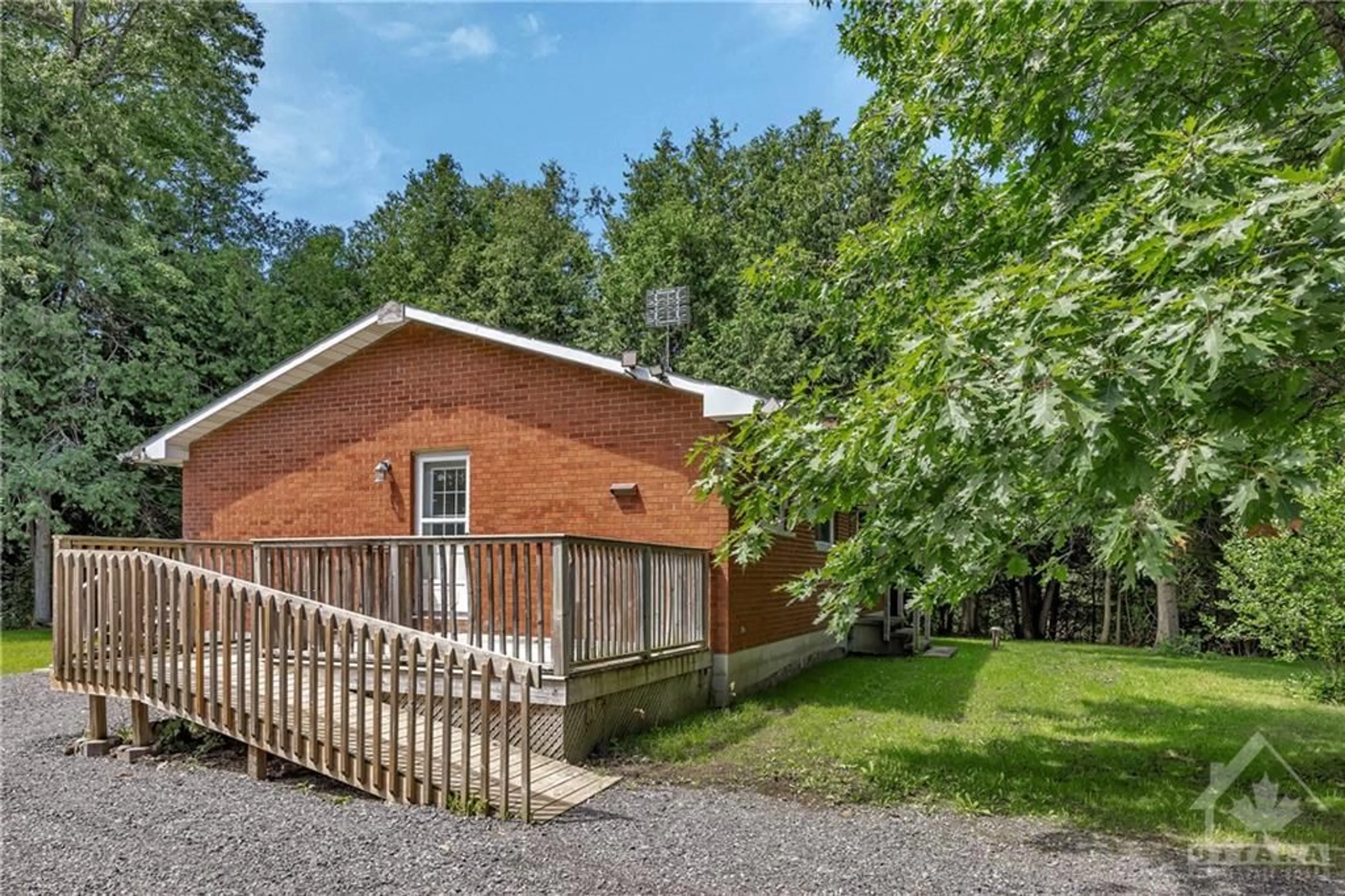 Cottage for 697 OAK CREEK Rd, Carp Ontario K0A 1L0