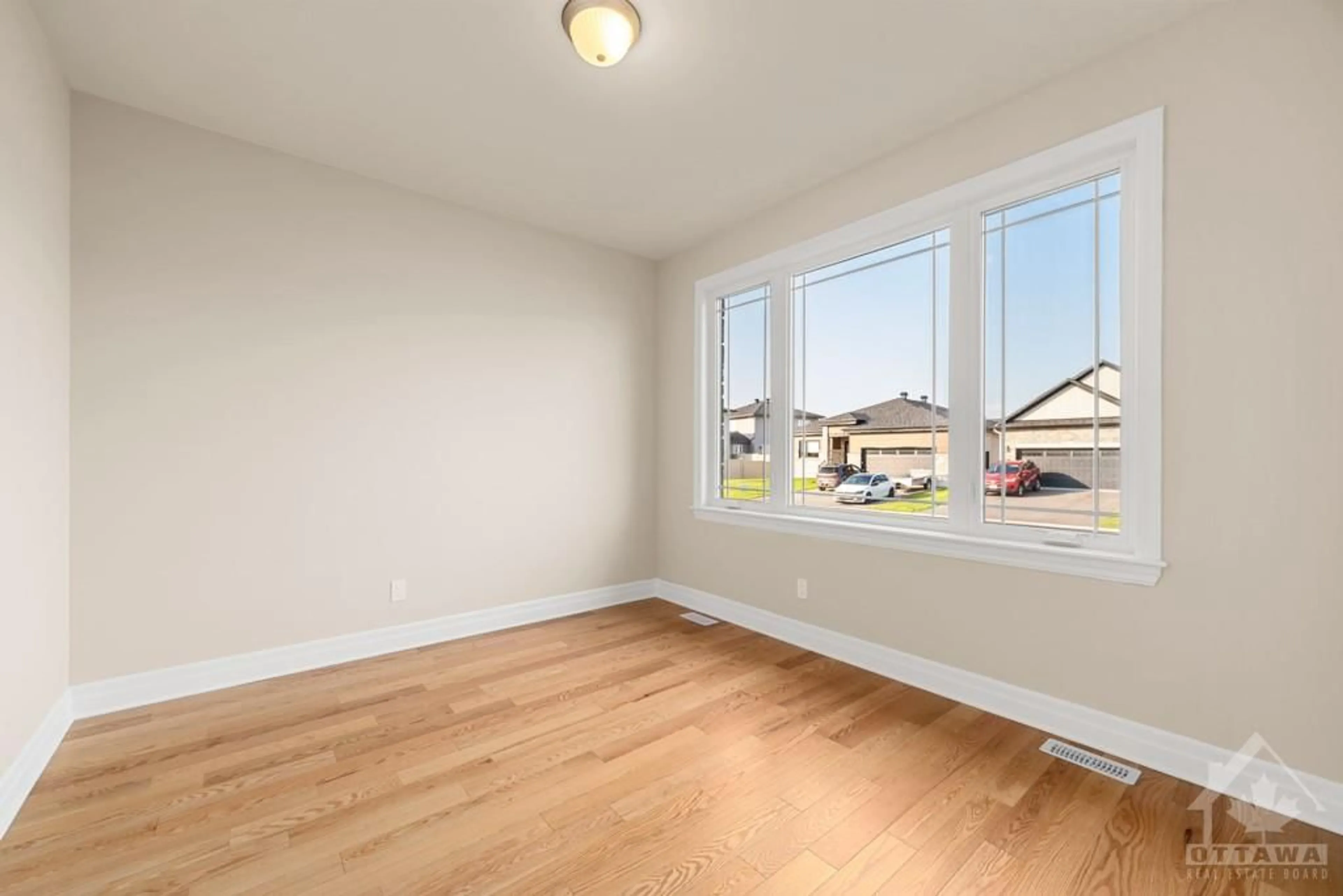 A pic of a room, wood floors for 269 TURQUOISE St, Rockland Ontario K4K 0L7