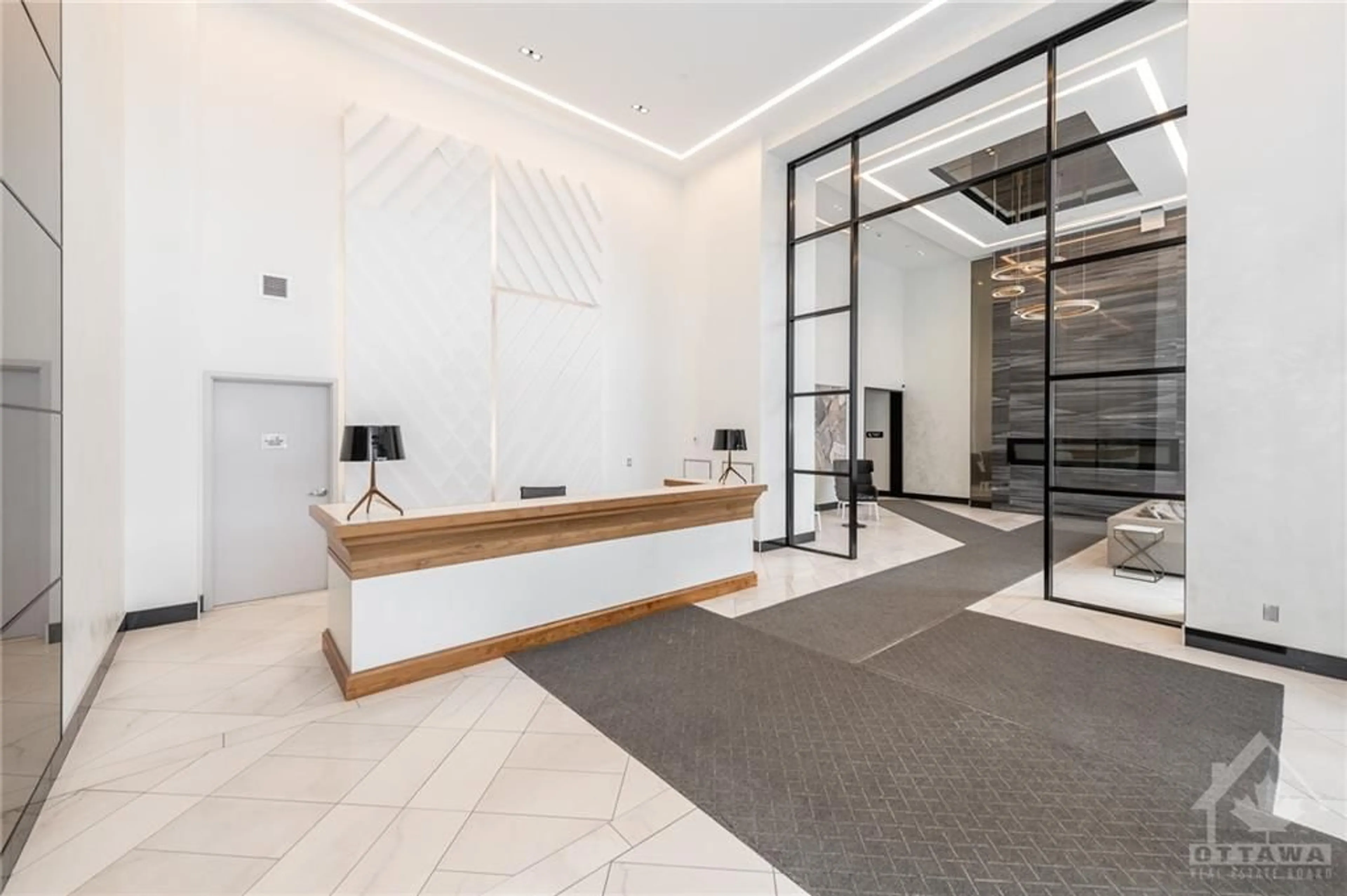 Indoor lobby for 255 BAY St #1205, Ottawa Ontario K1R 0C5