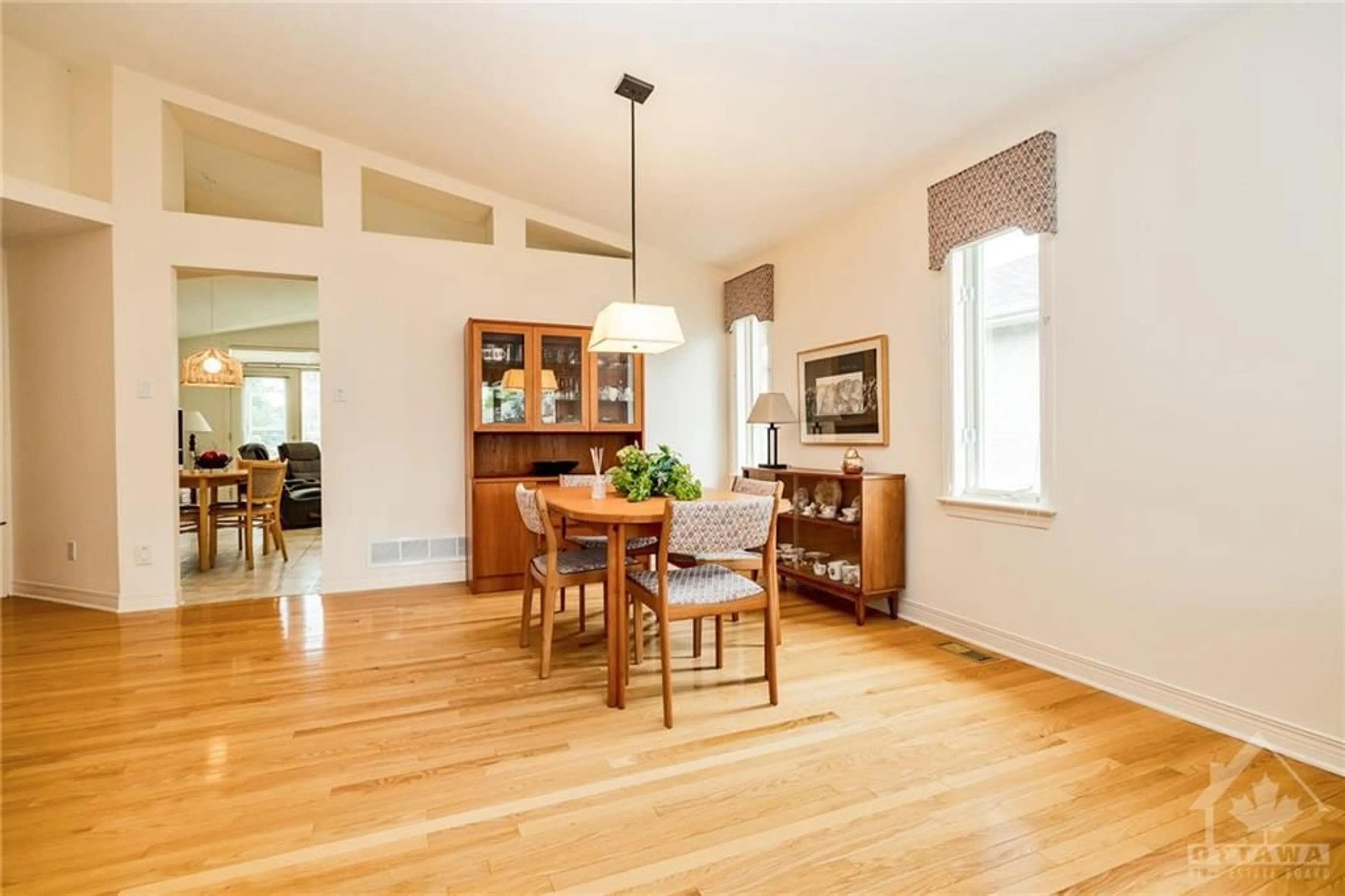 Dining room, wood floors, cottage for 8 NIGHTHAWK Cres, Ottawa Ontario K2M 2R5