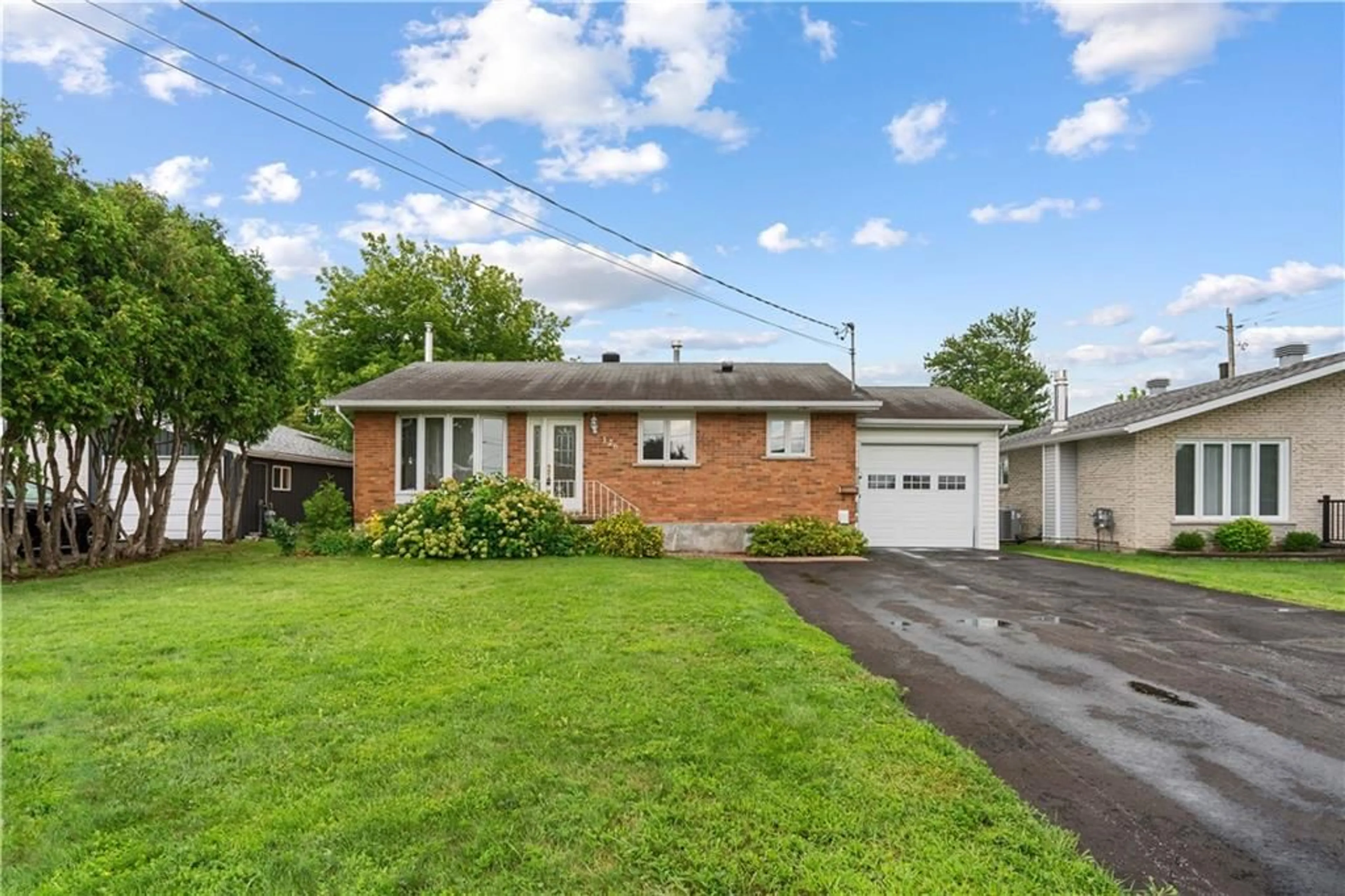 Frontside or backside of a home, cottage for 126 KINCARDINE St, Alexandria Ontario K0C 1A0