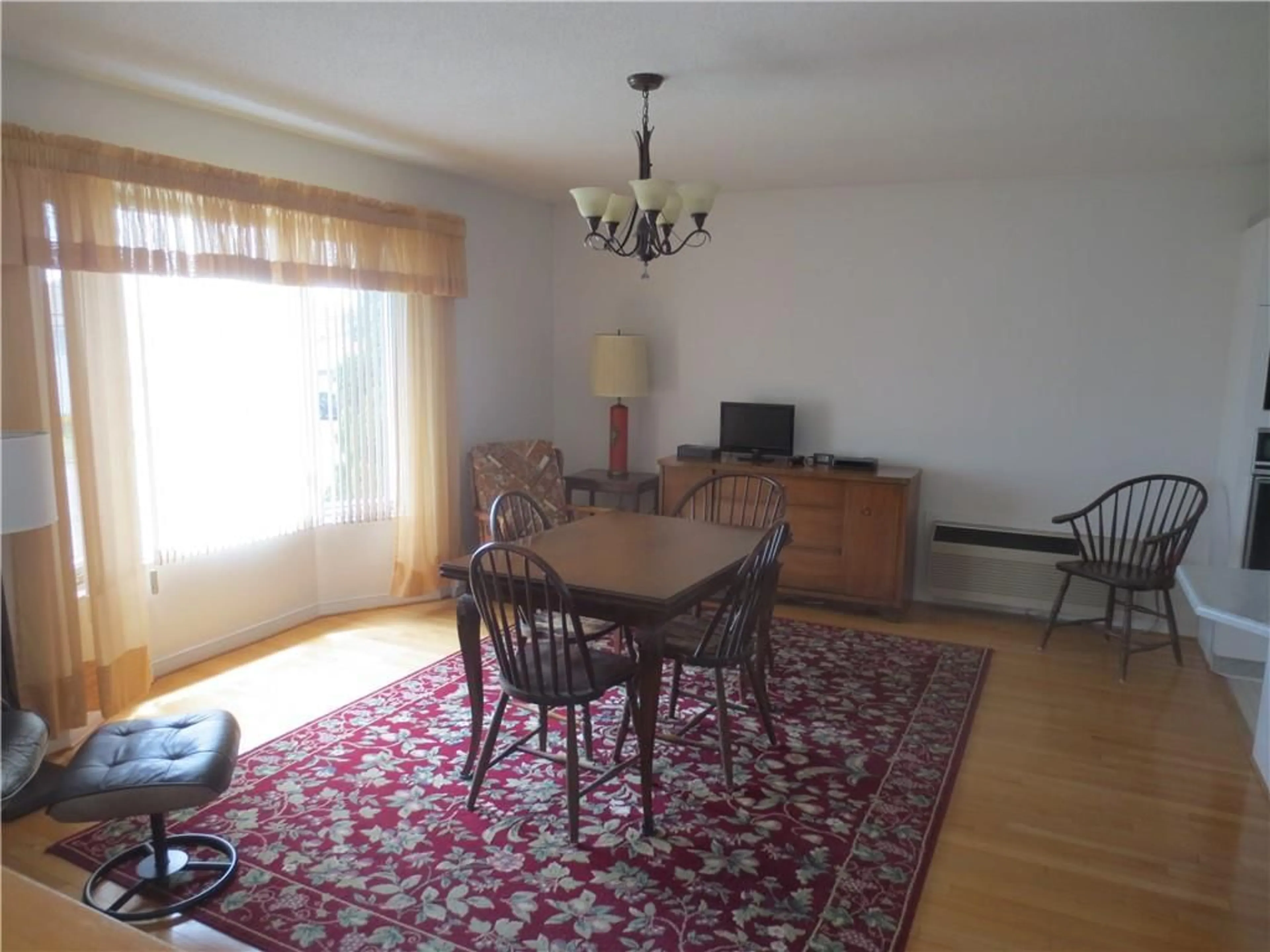 Dining room, wood floors, cottage for 87 TONIA St, Alexandria Ontario K0C 1A0