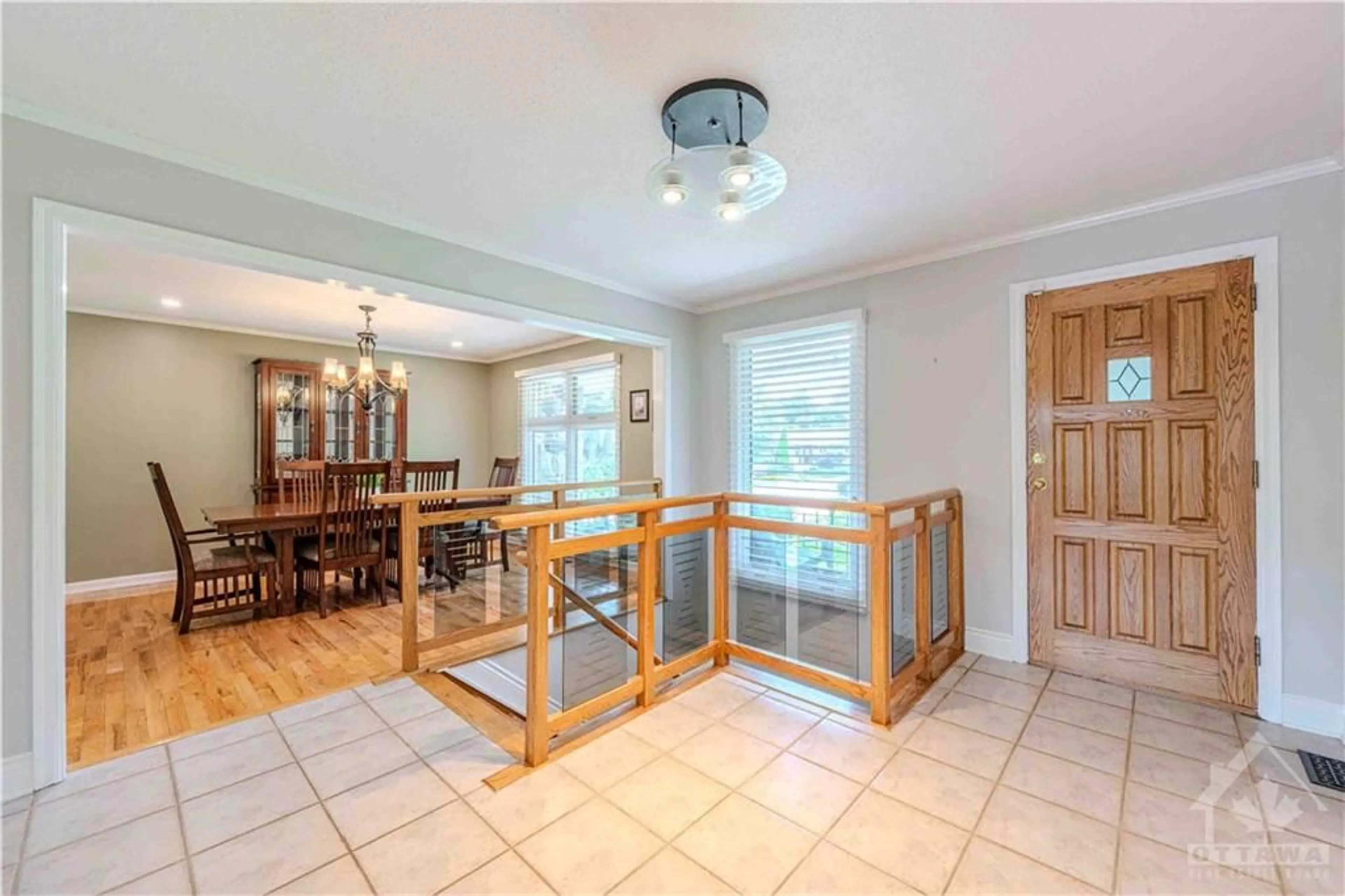 Indoor foyer for 50 EISENHOWER Cres, Nepean Ontario K2J 3Z8